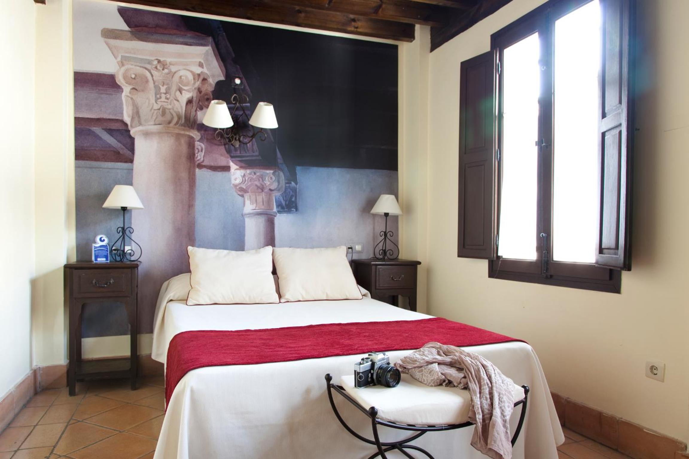 Standard Double or Twin Room - Photo 7