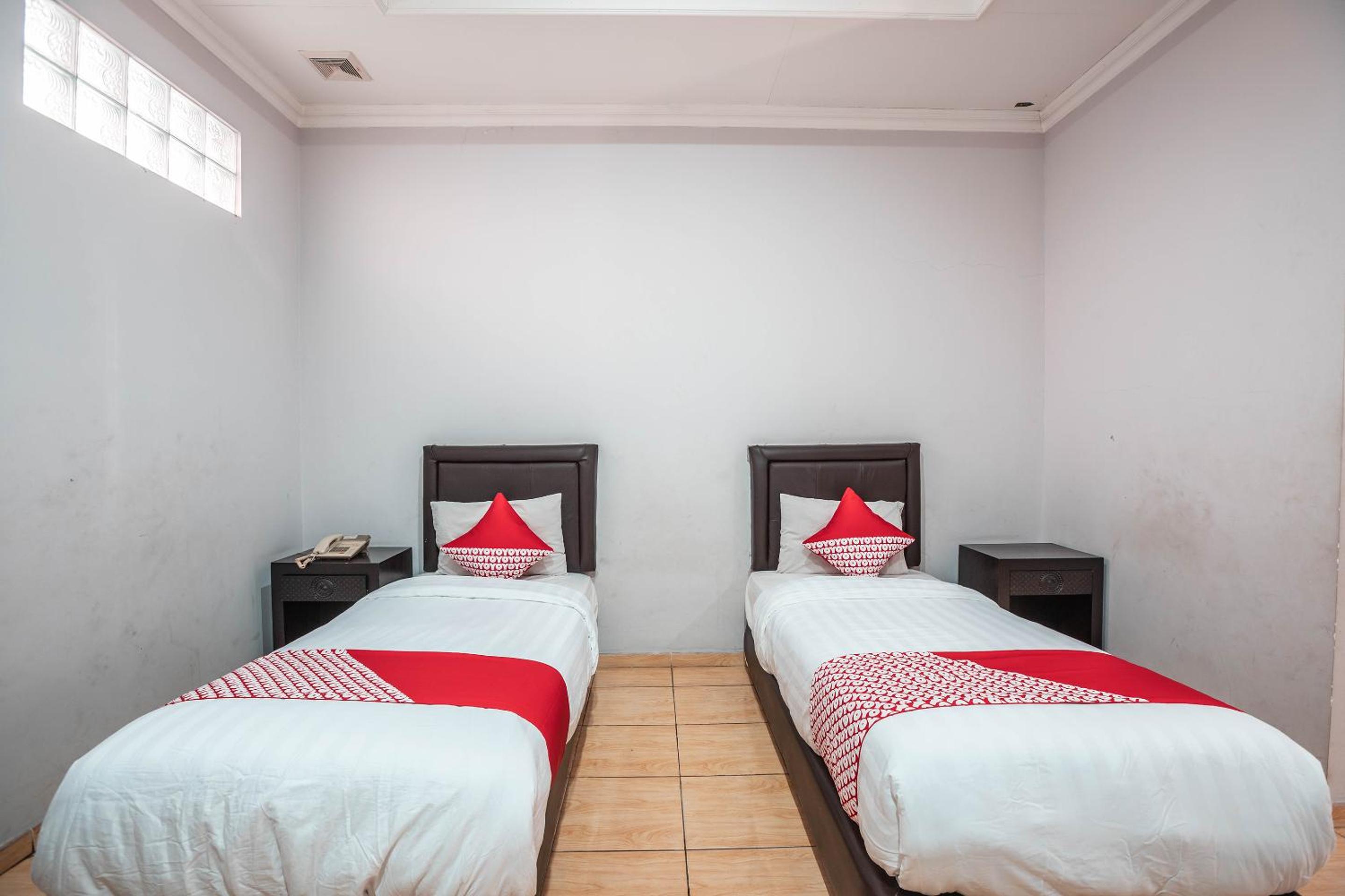 Standard Twin Room - Photo 4