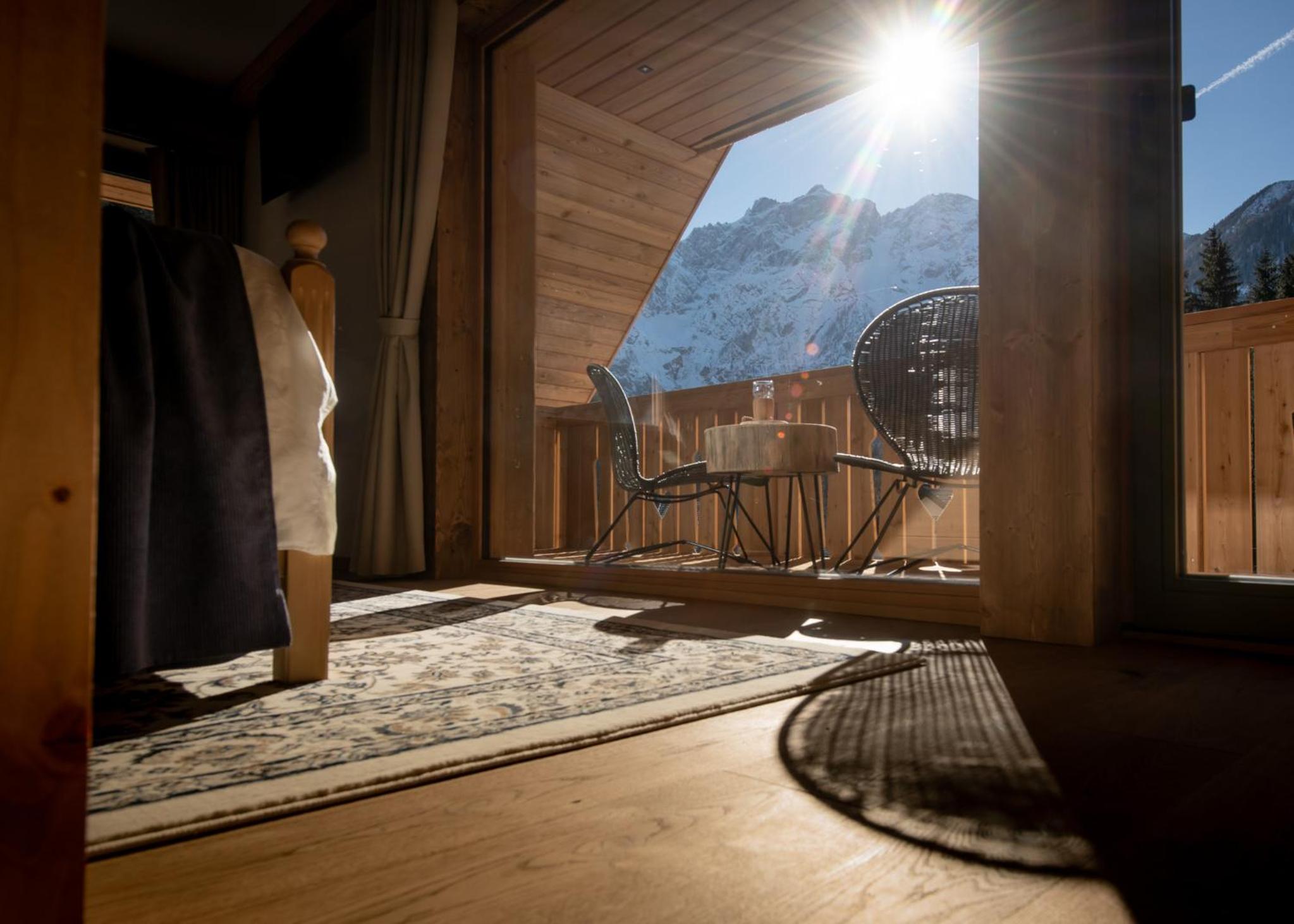 Superior Double Room with Balcony - Photo 6
