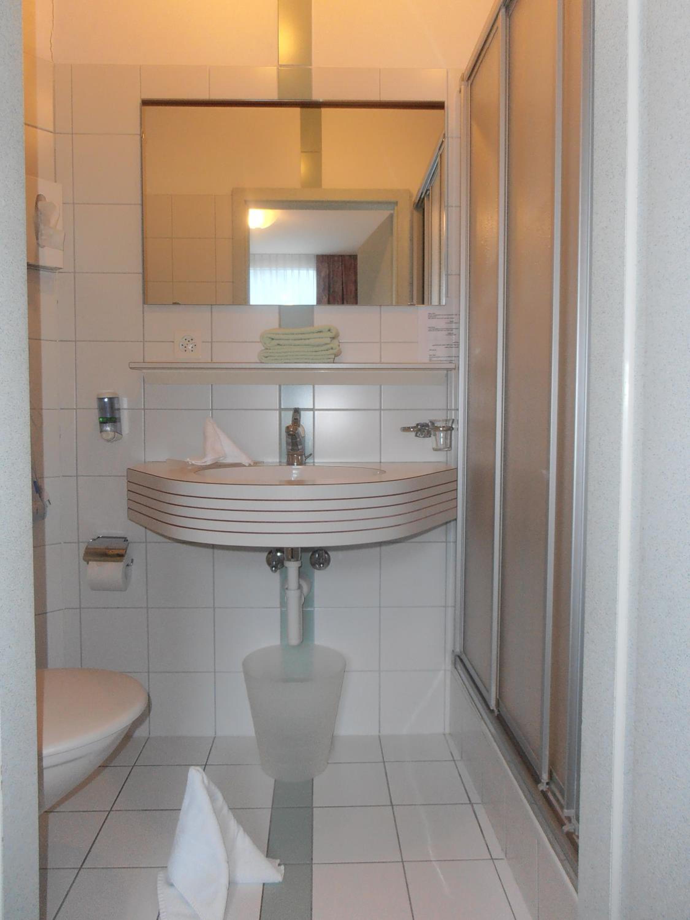 Family Room - Photo 2