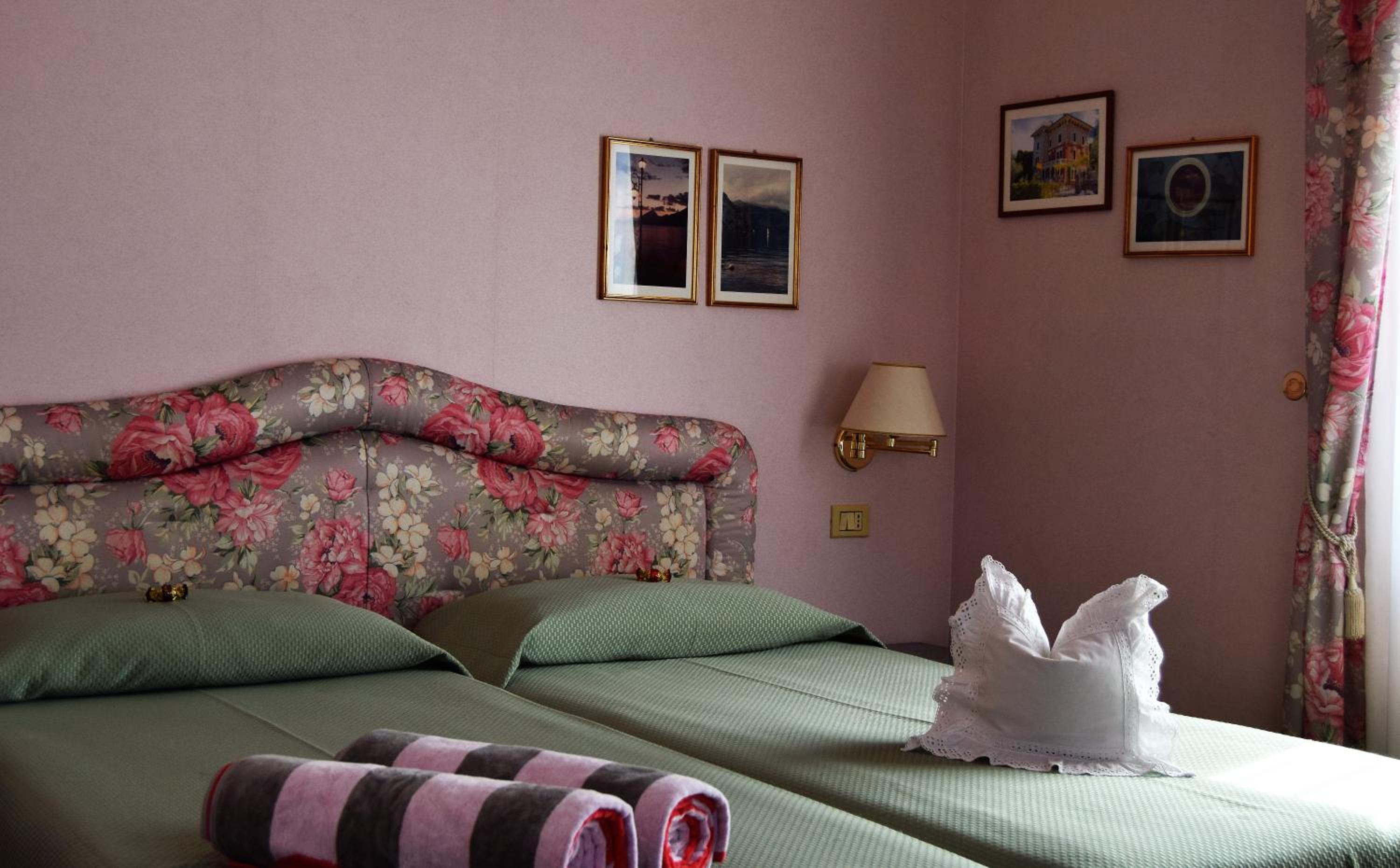 Deluxe Double or Twin Room with Lake View