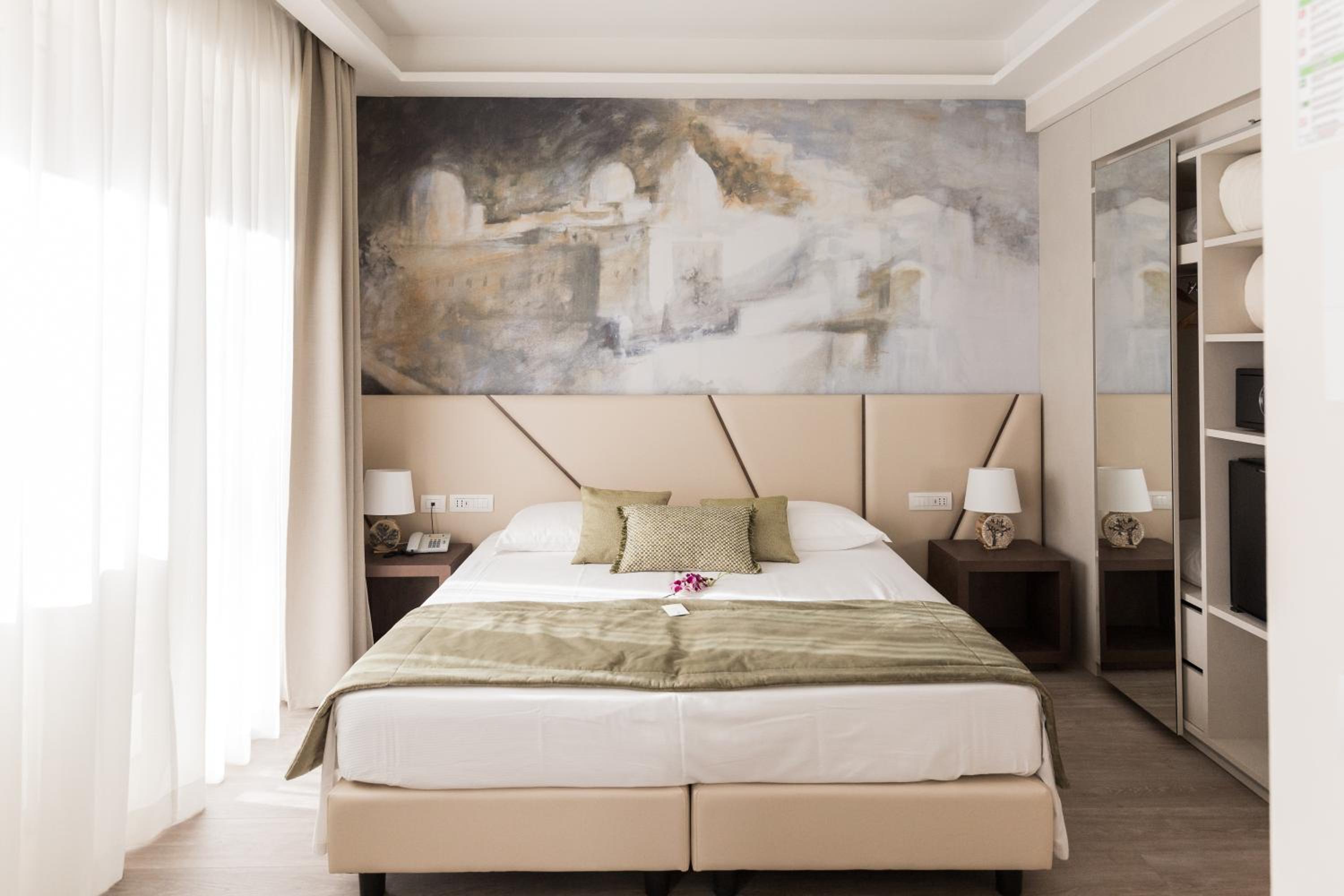 Large Double or Twin Room wiht Garden View