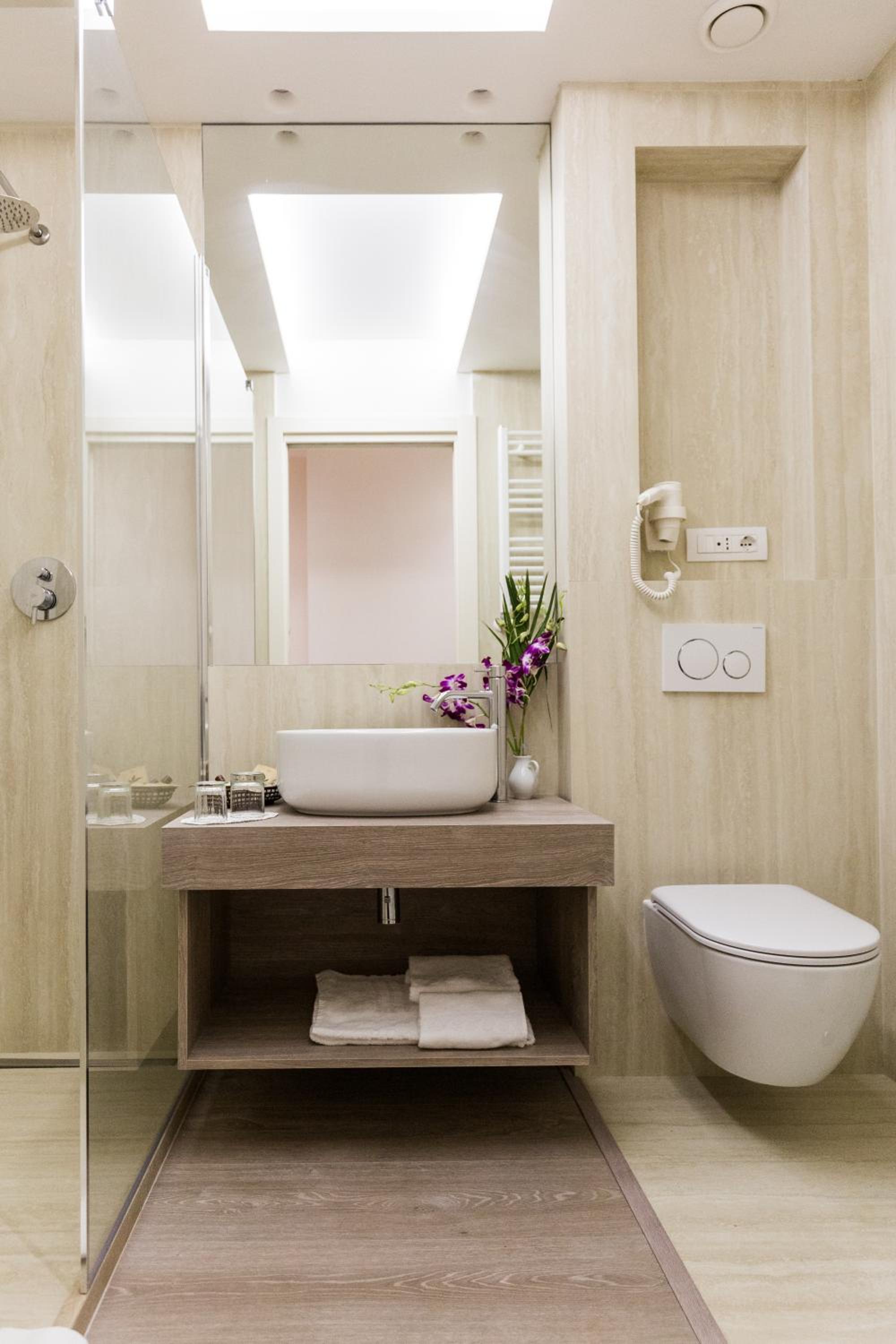 Double Room - Photo 2