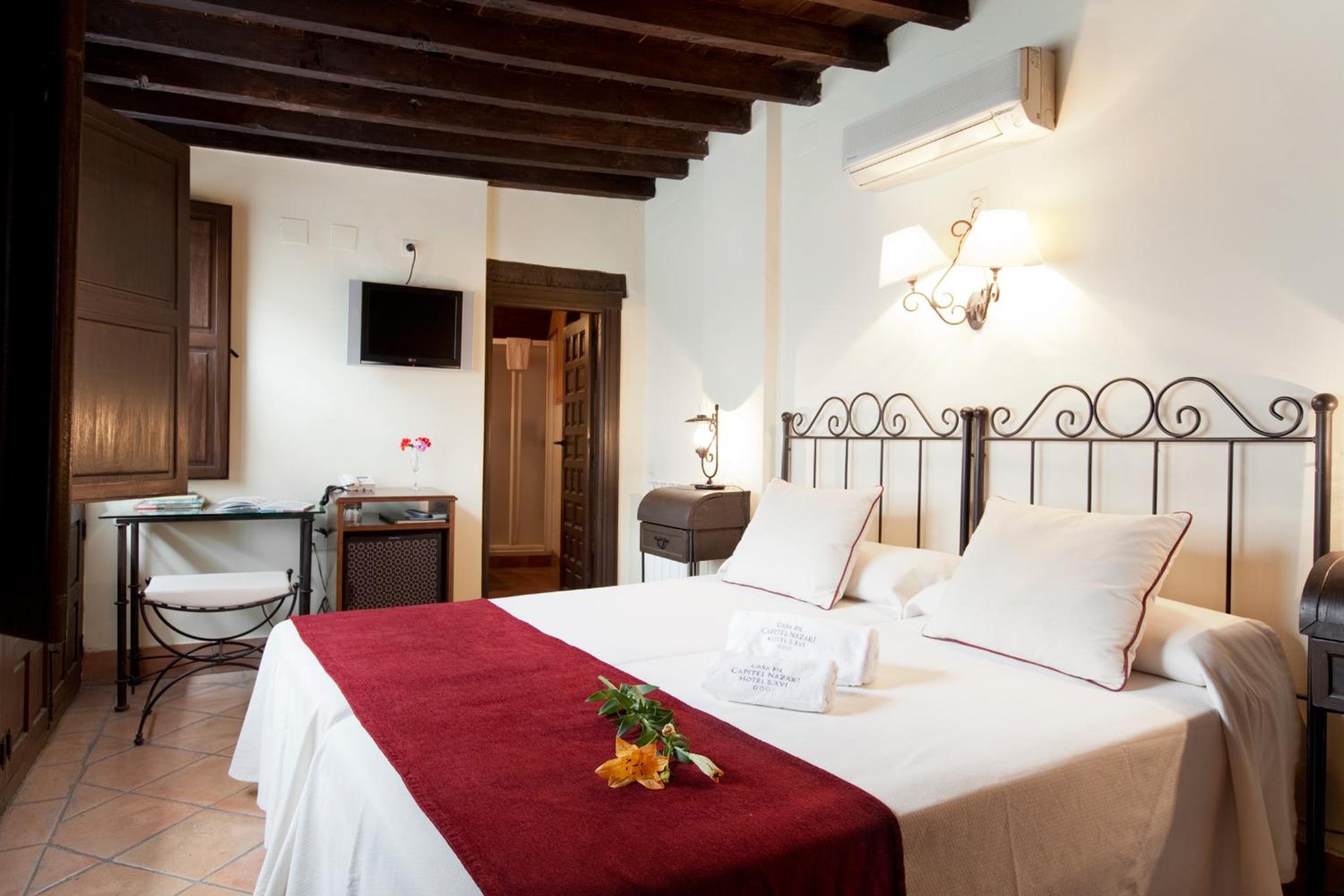 Standard Double or Twin Room - Photo 11