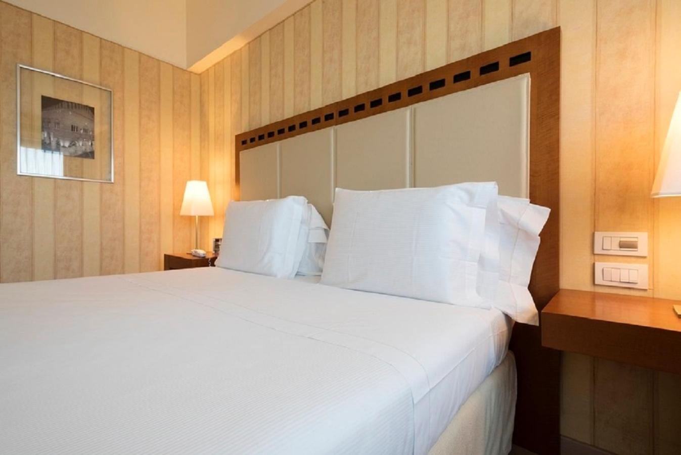 Deluxe Double or Twin Room - Photo 1