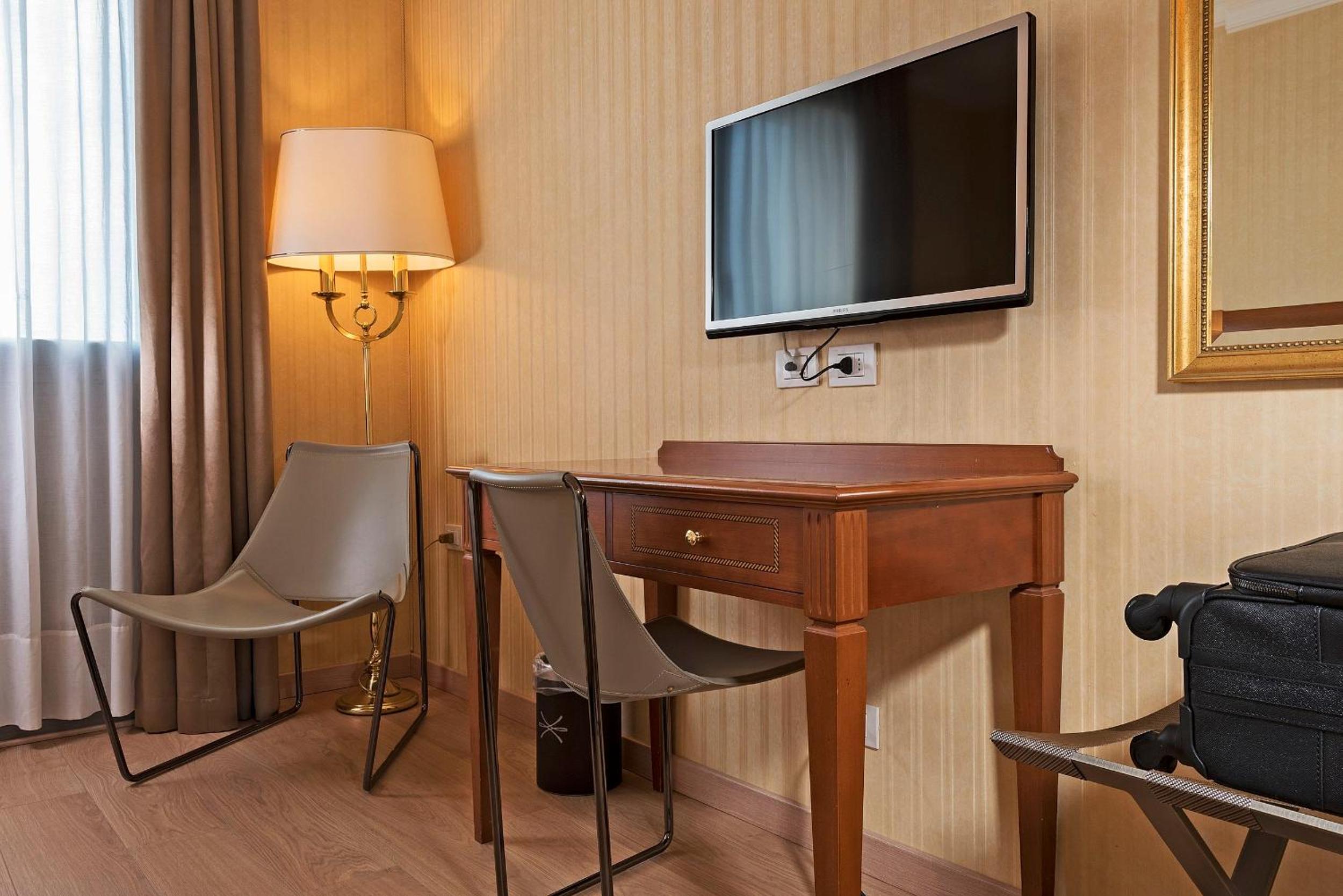 Deluxe Double or Twin Room - Photo 4