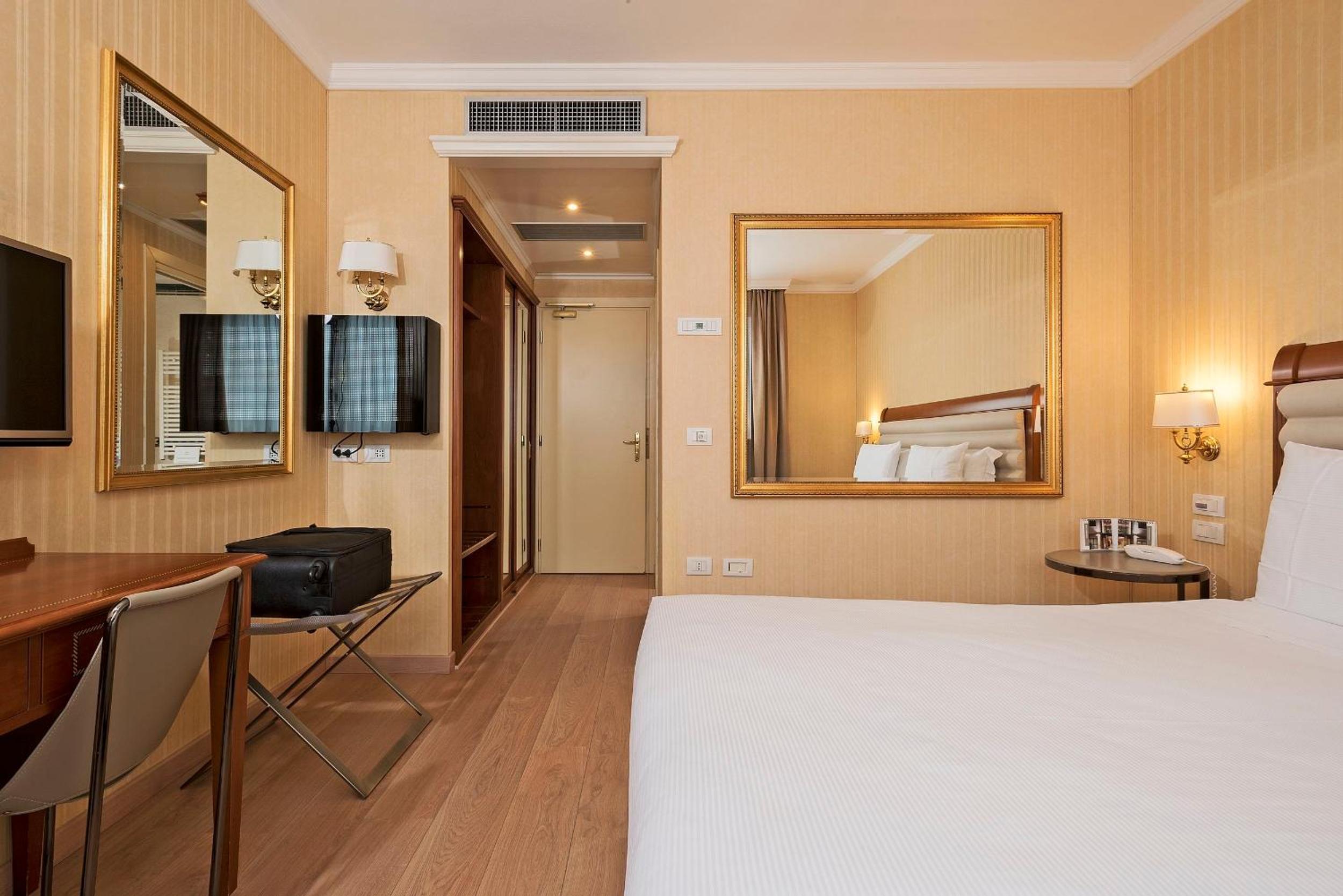 Standard Double Room - Photo 2