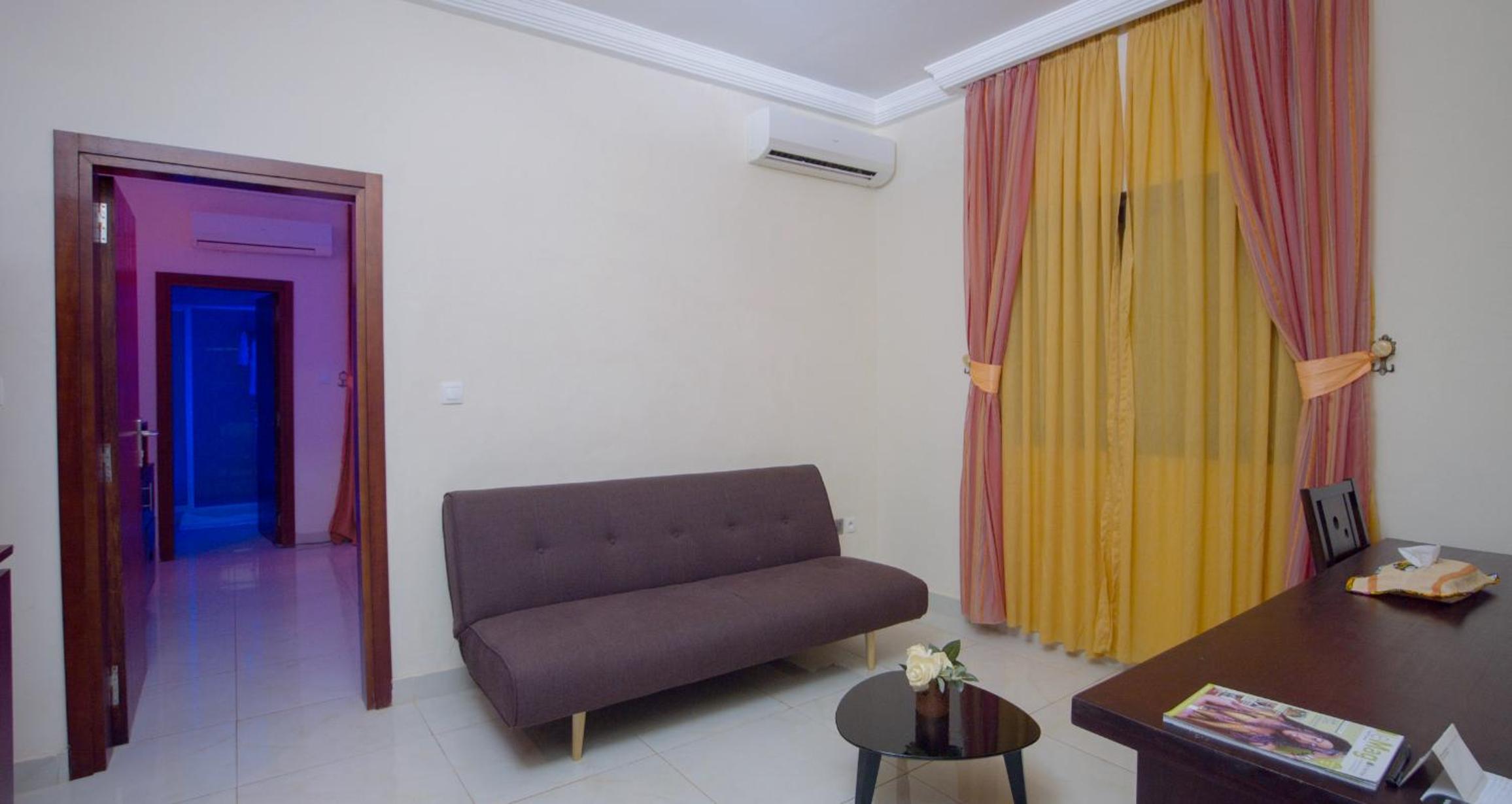 Standard Suite photo 2