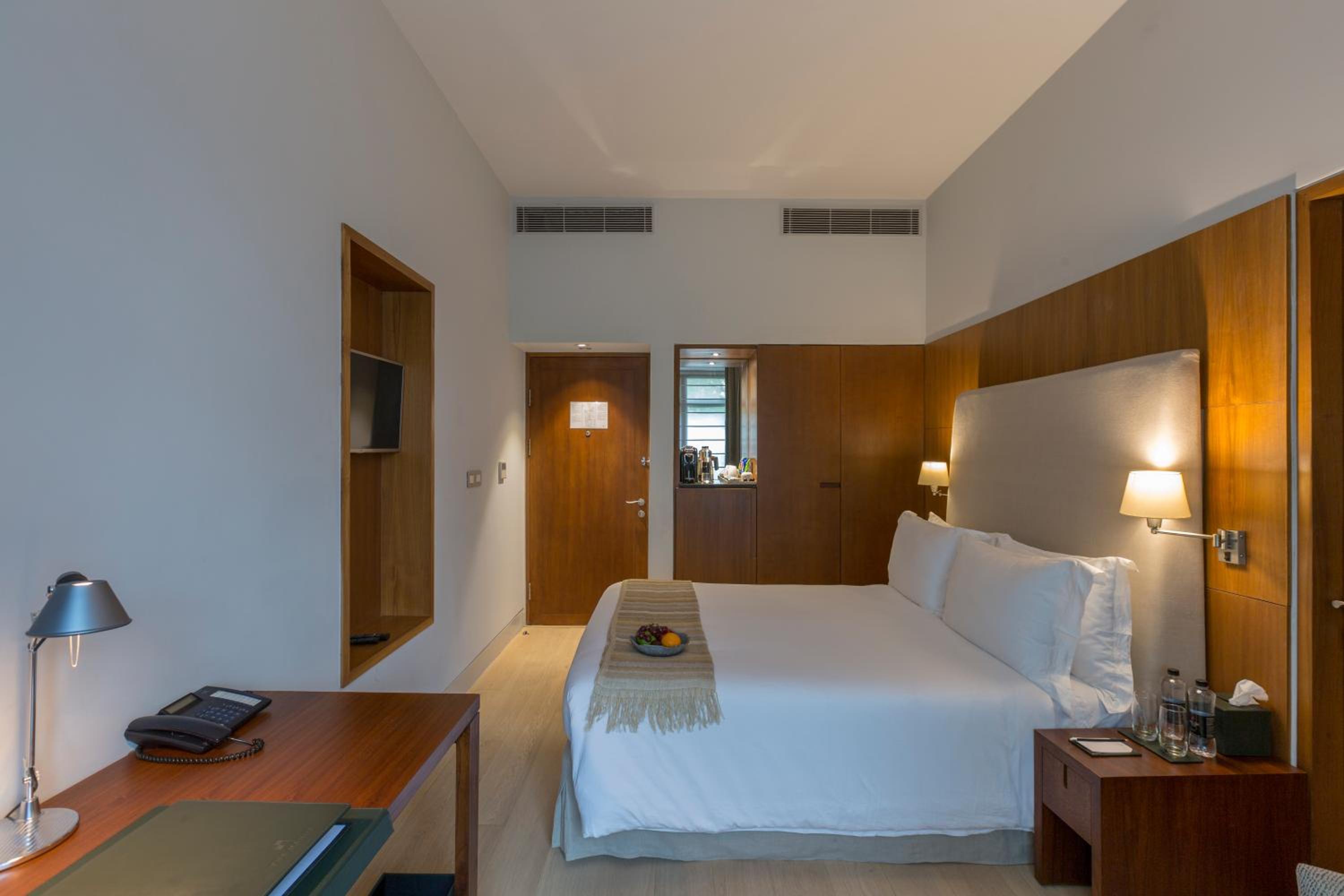 Manor Premier Room - Photo 6