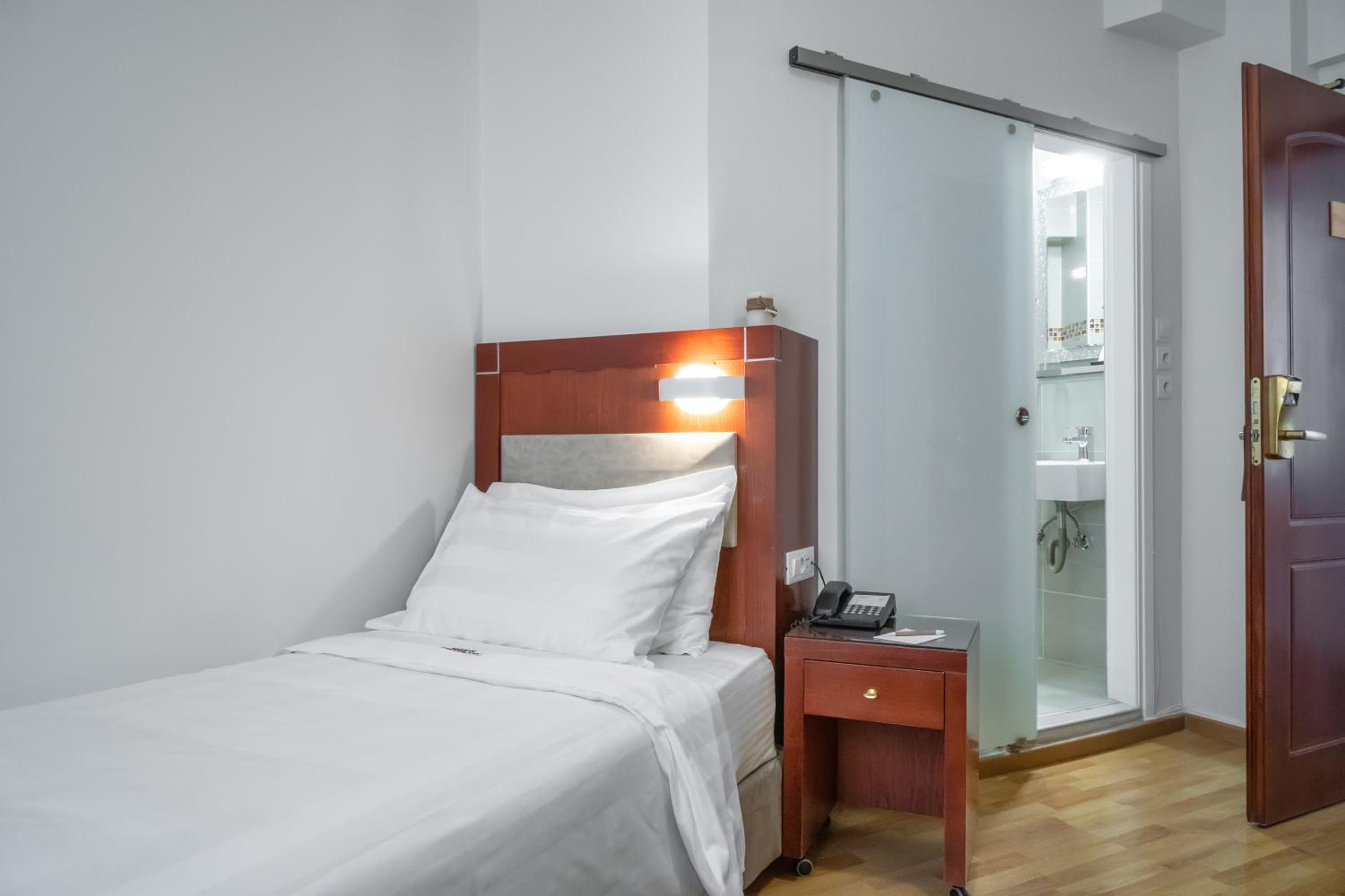 Single Room photo 2