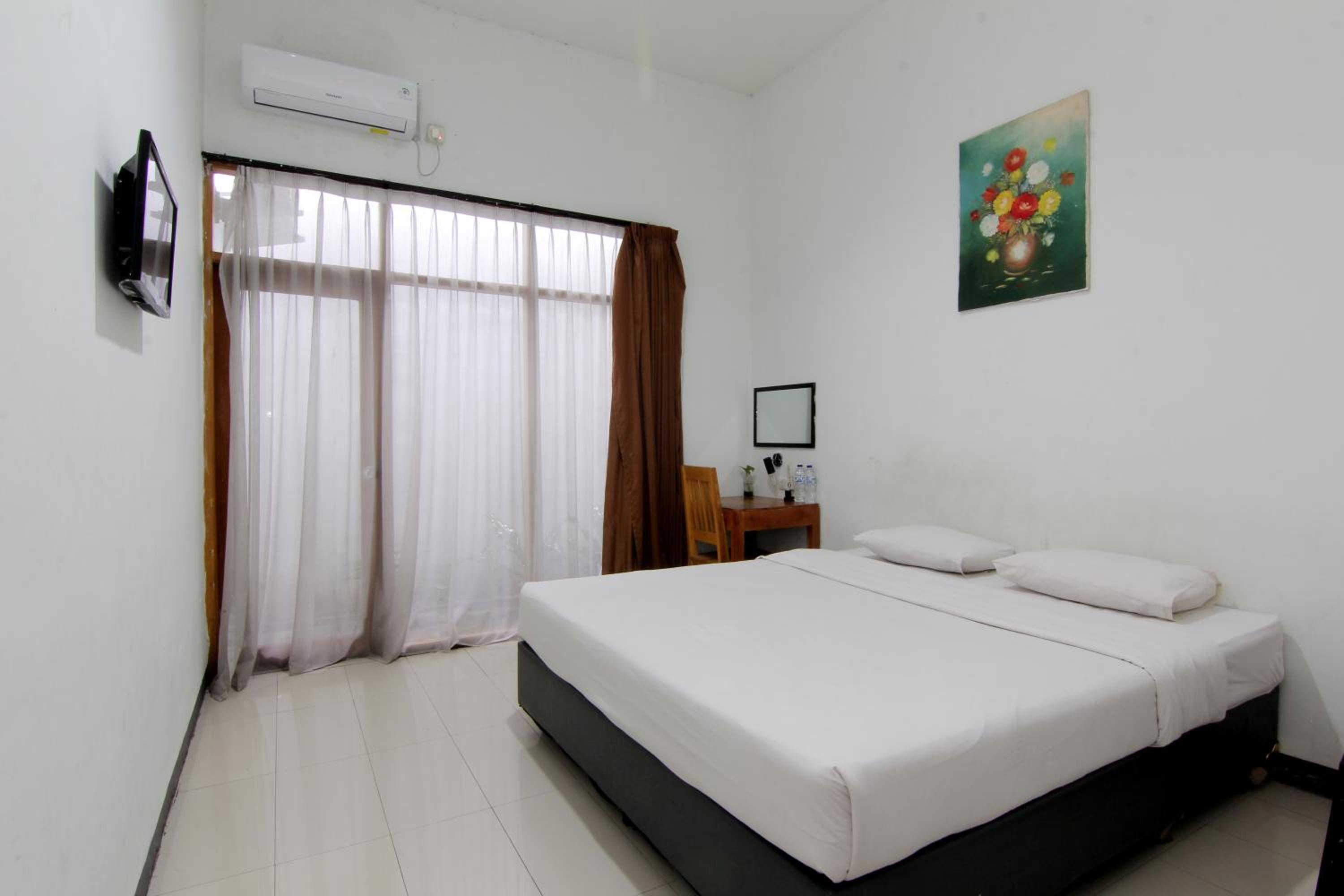 Standard Double Room - Photo 16