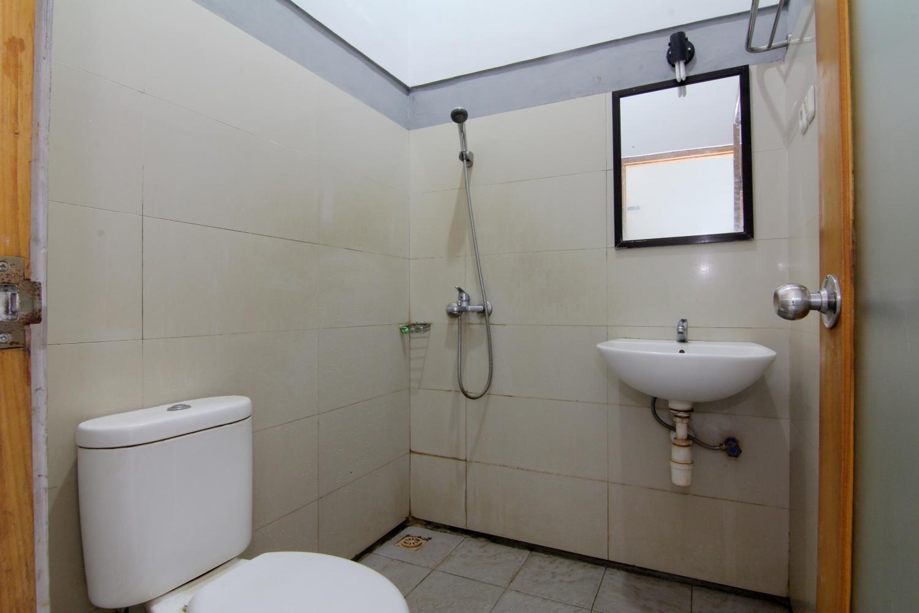 Standard Double Room - Photo 4