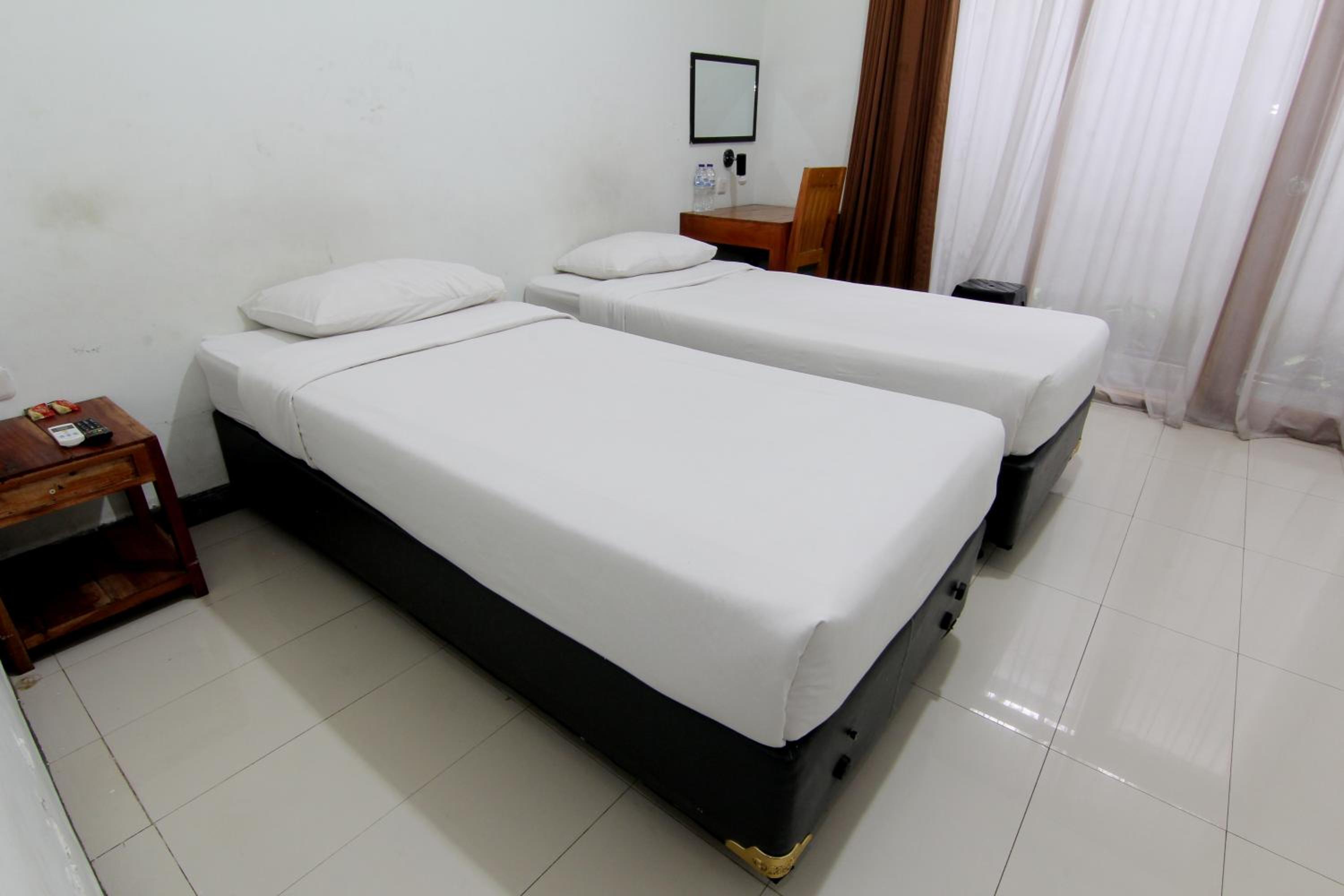 Standard Double Room - Photo 7