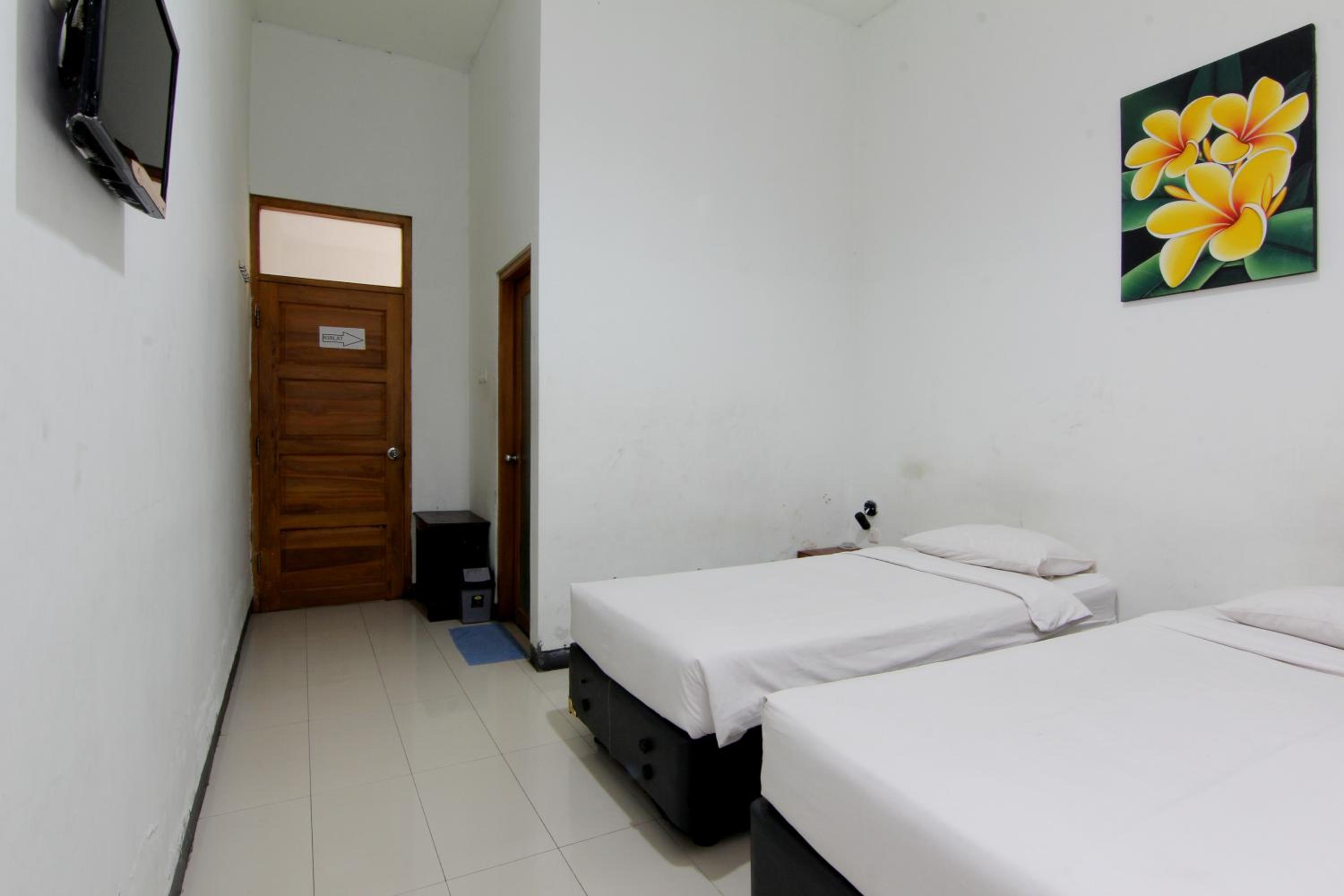 Standard Double Room - Photo 8