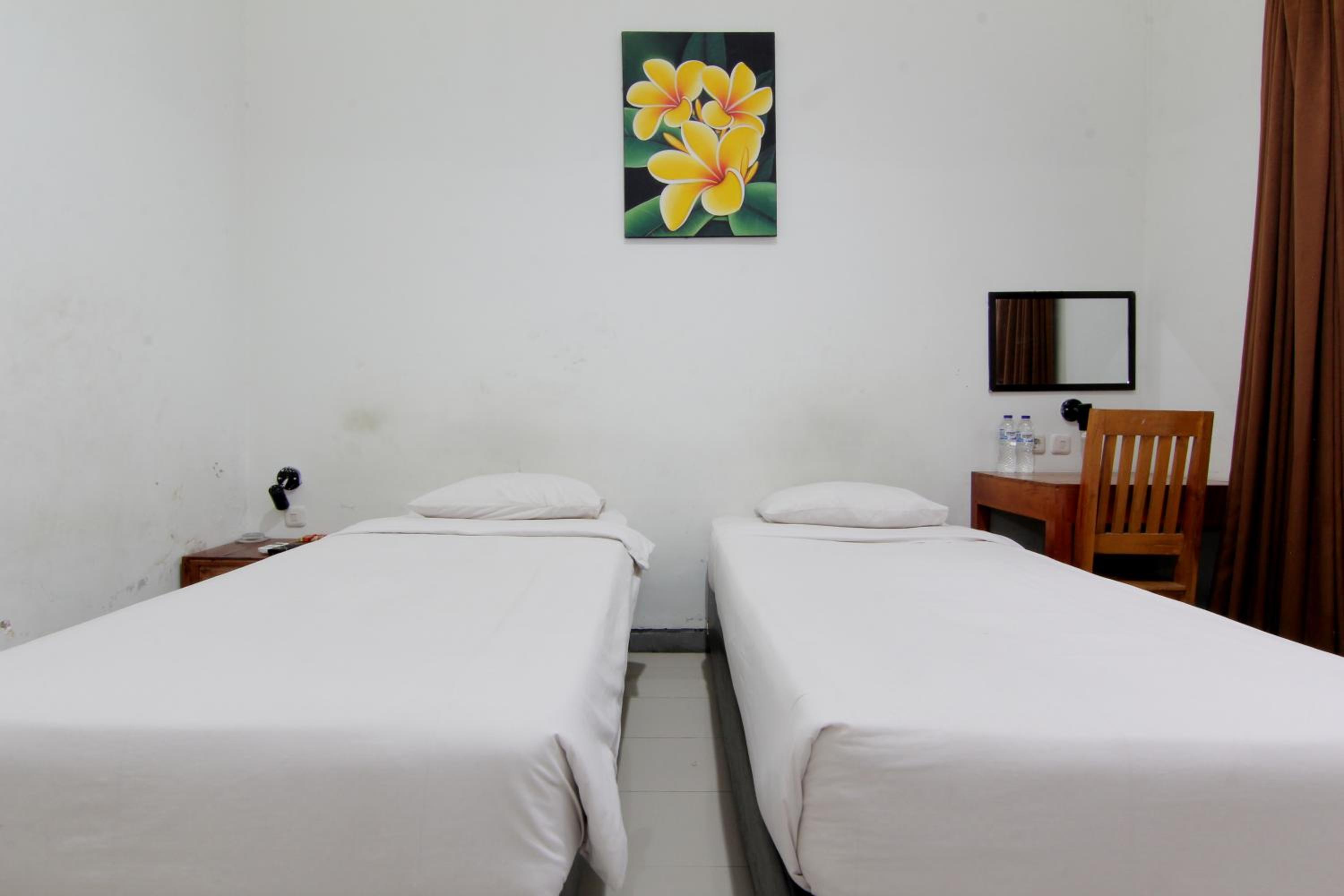 Standard Double Room - Photo 11