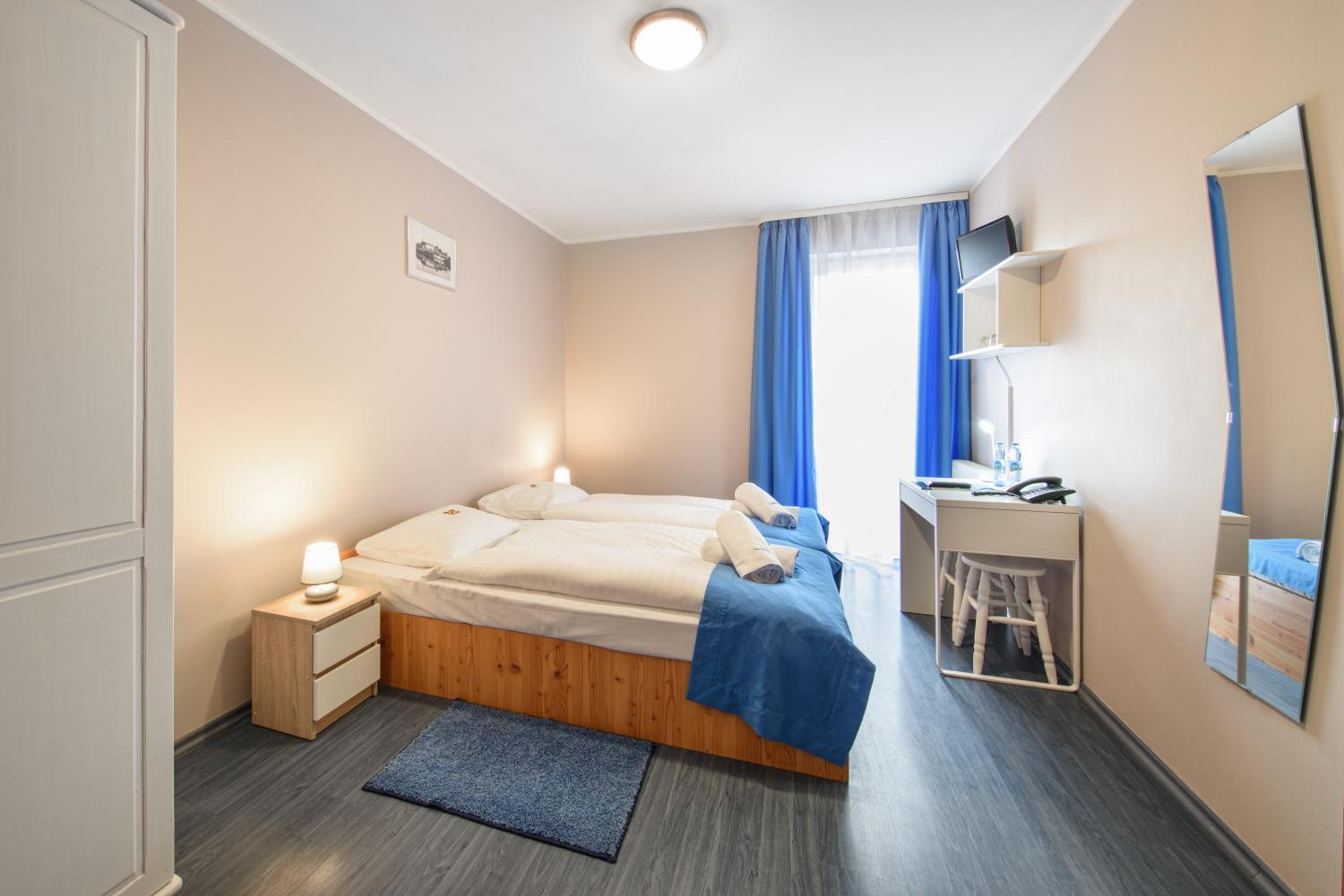 Double or Twin Room - Photo 12