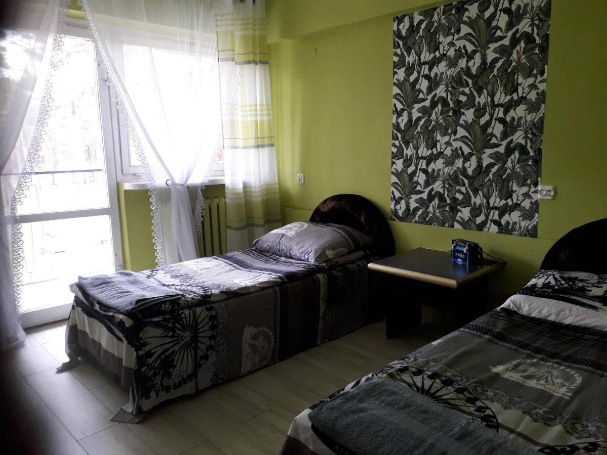 Twin Room with Private Bathroom - Photo 5