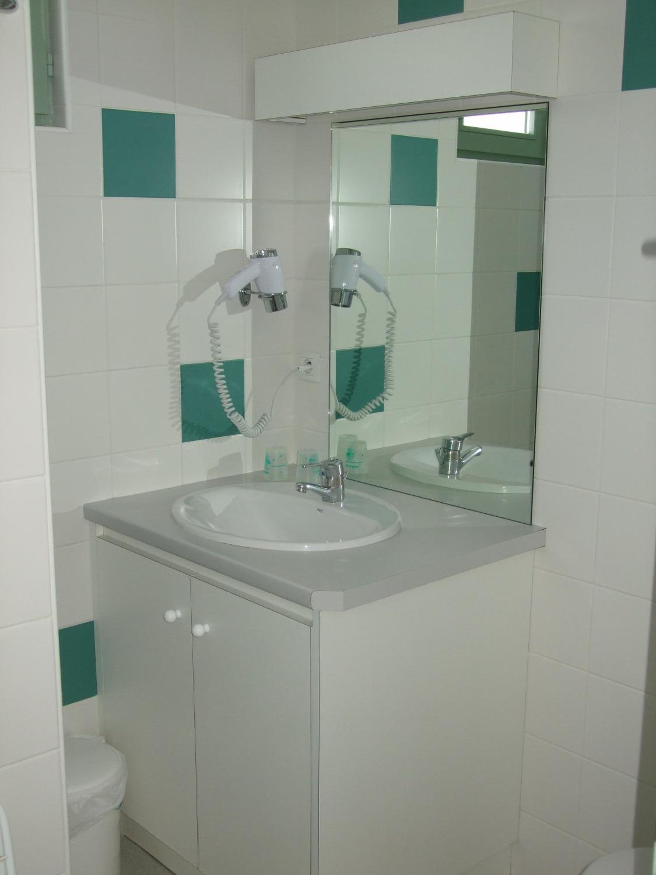 Standard Double or Twin Room photo 3