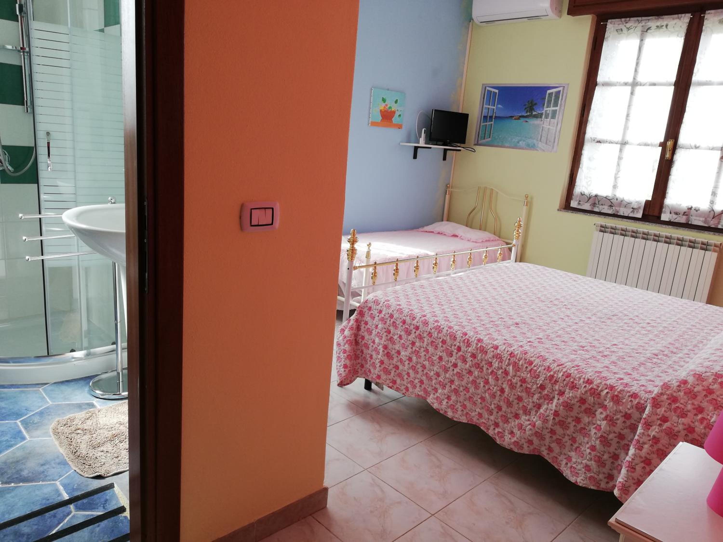 Double Room with Private Bathroom photo 3