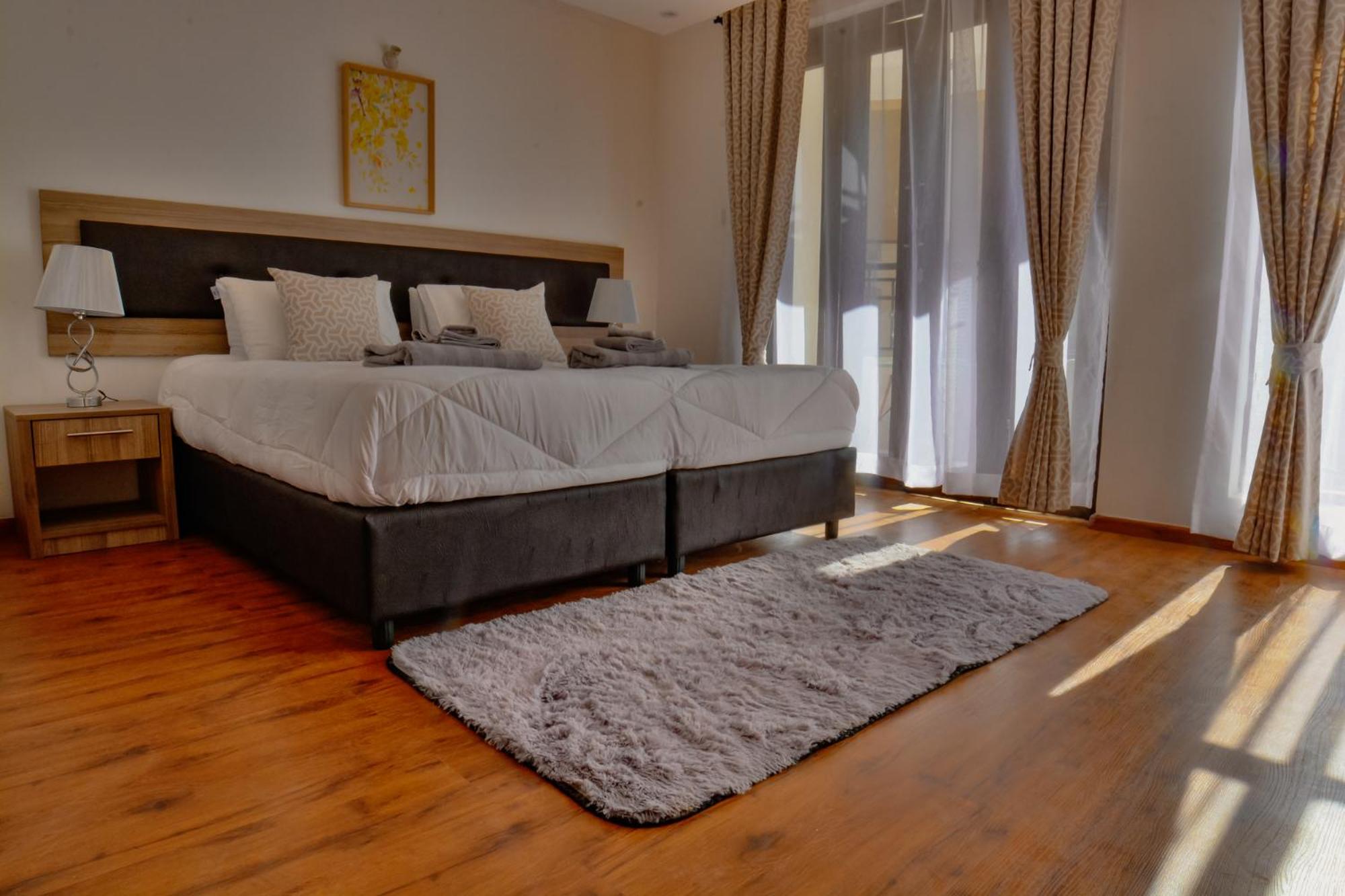 Standard King Room - Photo 3