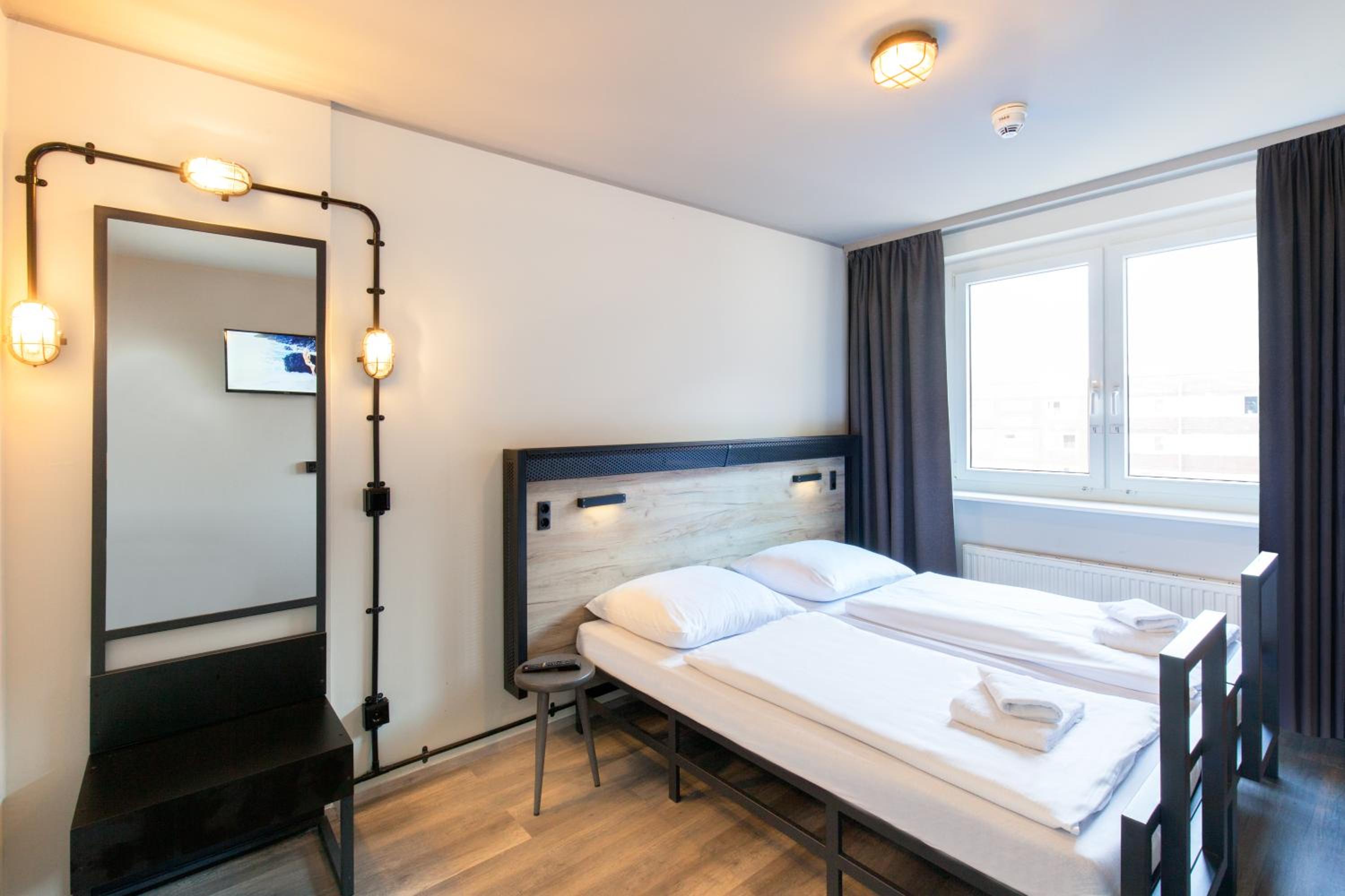 Twin Room - Photo 6
