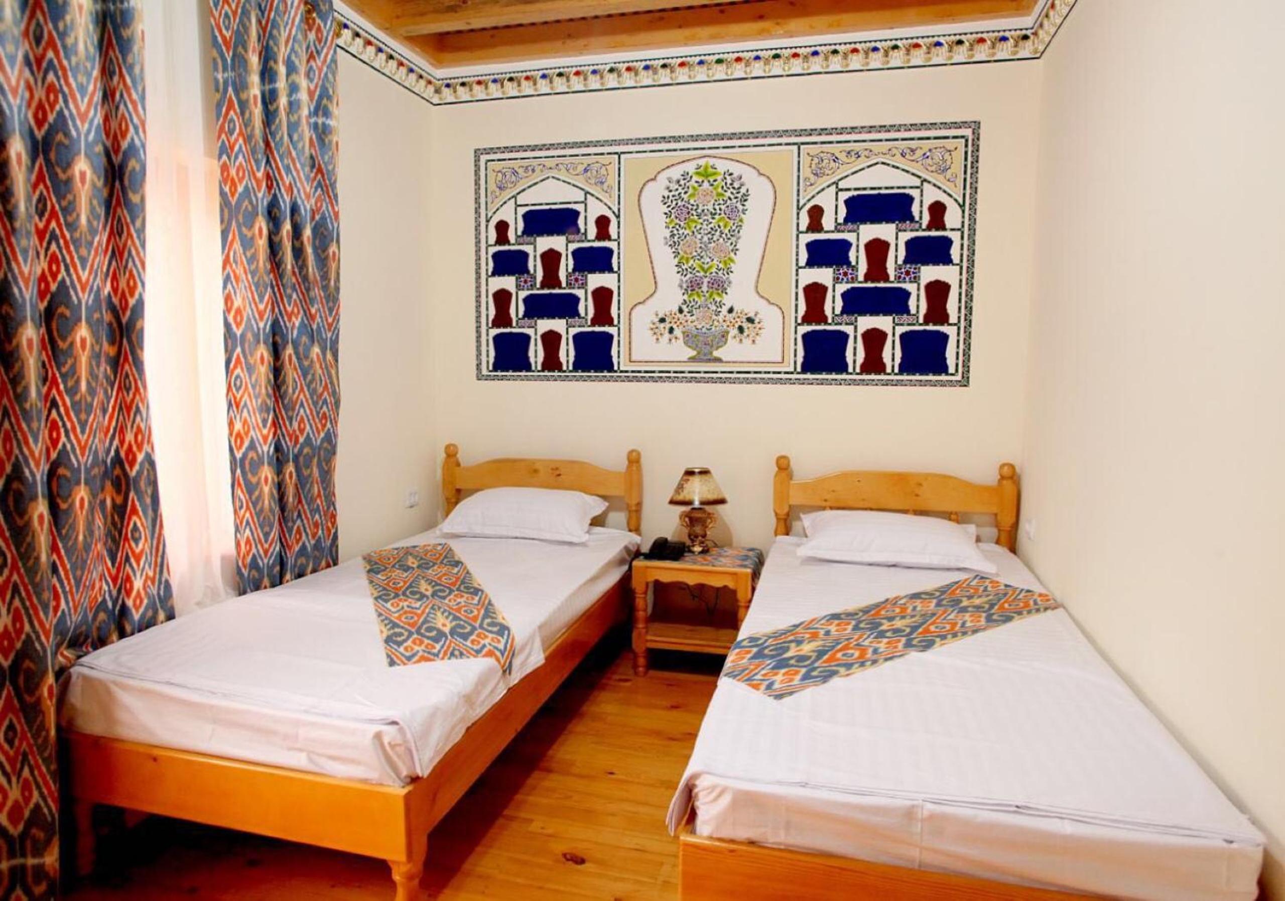 Twin Room with Bathroom photo 2