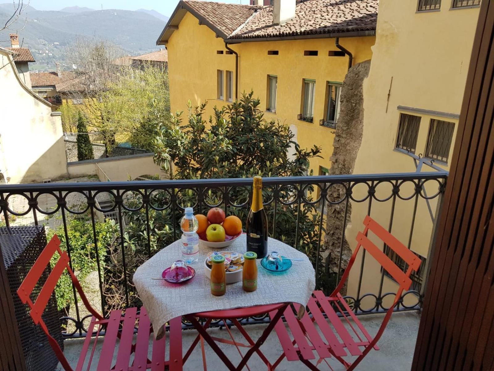 Studio with Balcony - Photo 18