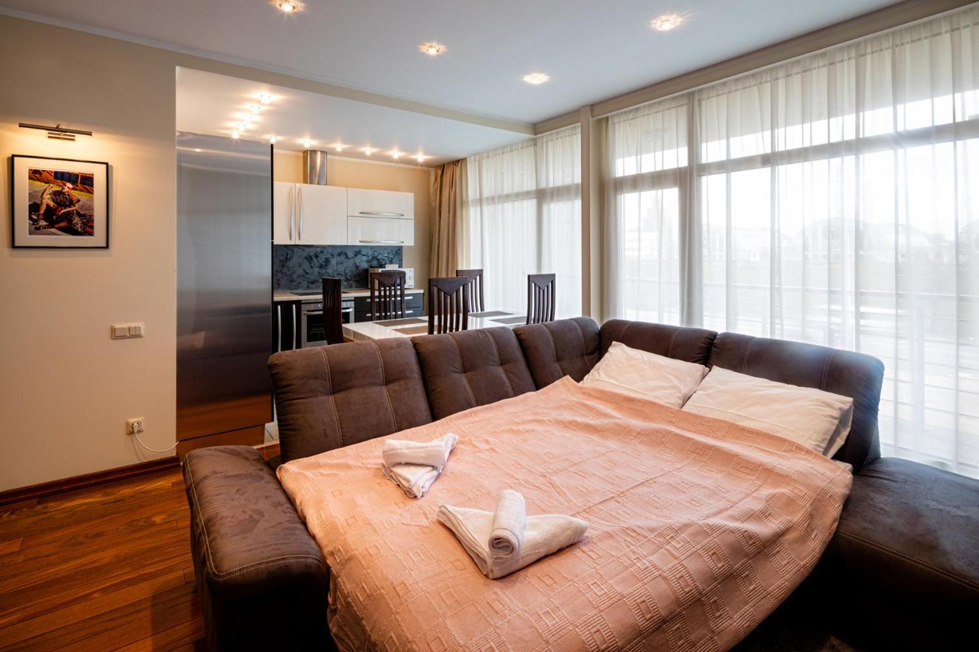 One-Bedroom Apartment - Photo 1