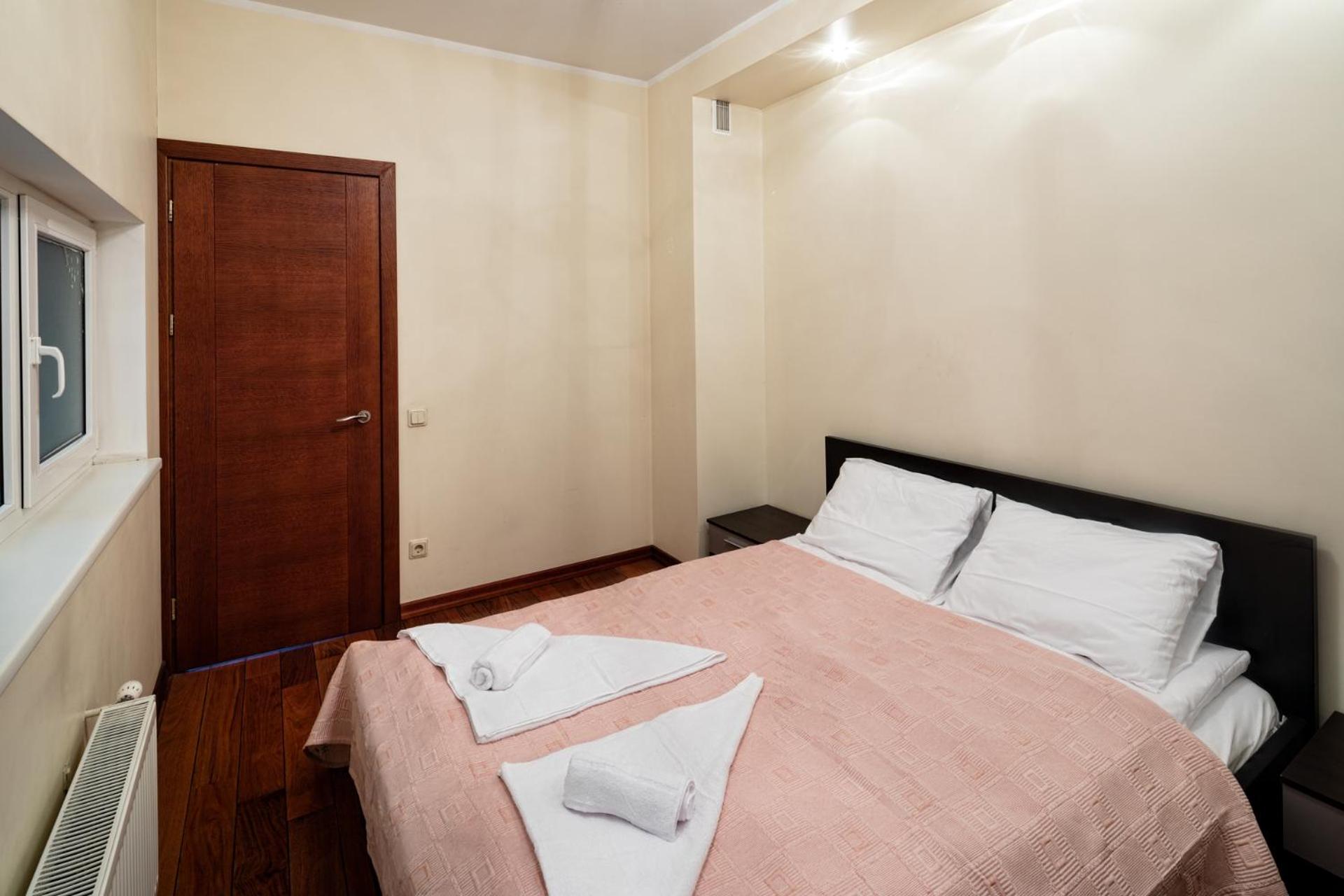 One-Bedroom Apartment - Photo 4