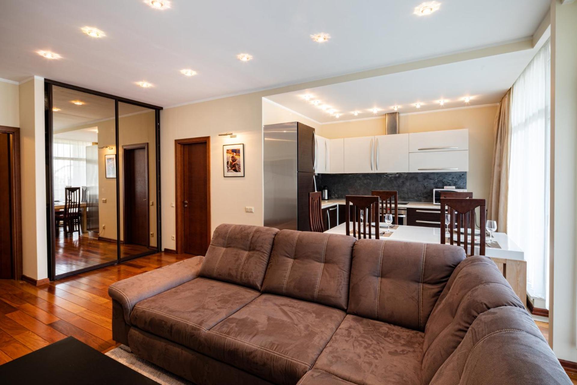 One-Bedroom Apartment - Photo 3