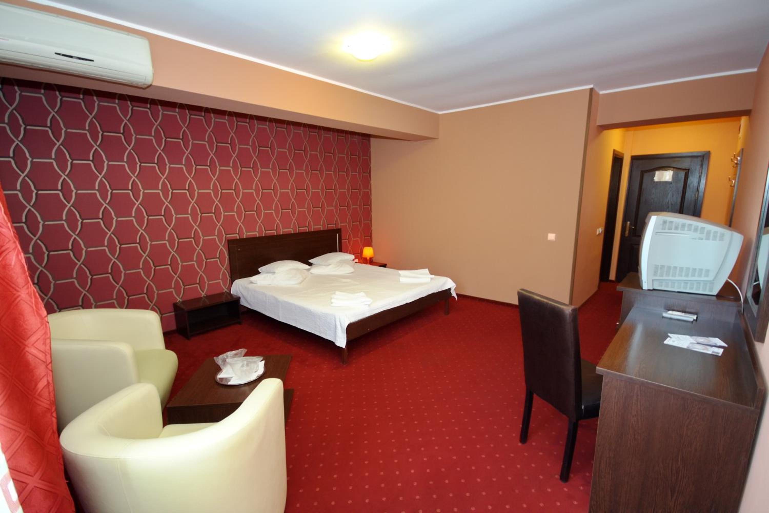Double or Twin Room - Photo 2
