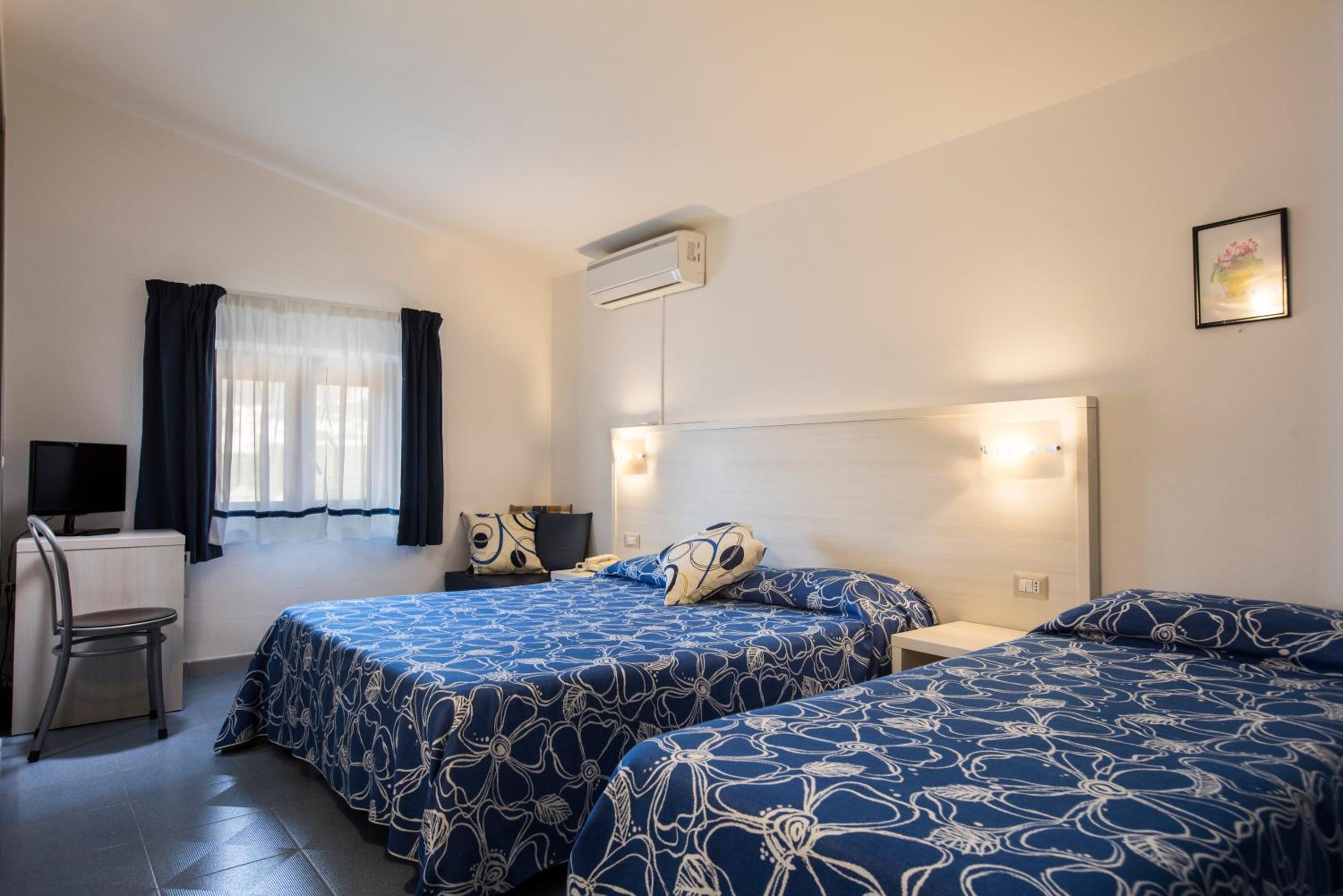 Double or Twin Room photo 2