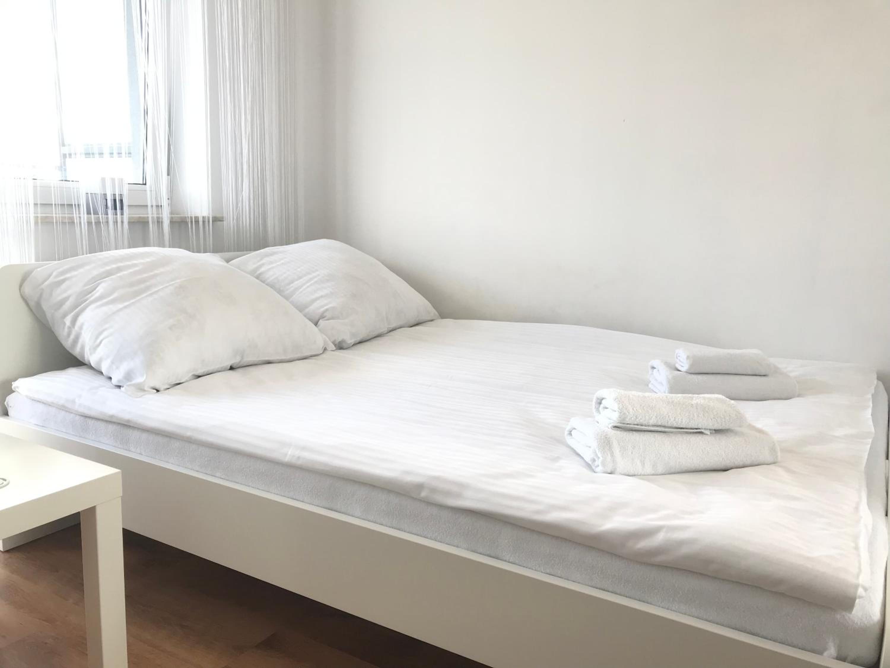 One-Bedroom Apartment - Photo 7