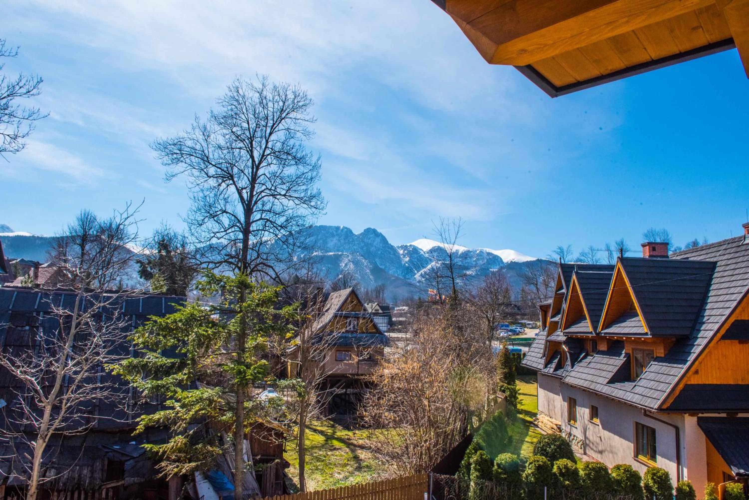 Apartment with Mountain View - Photo 14