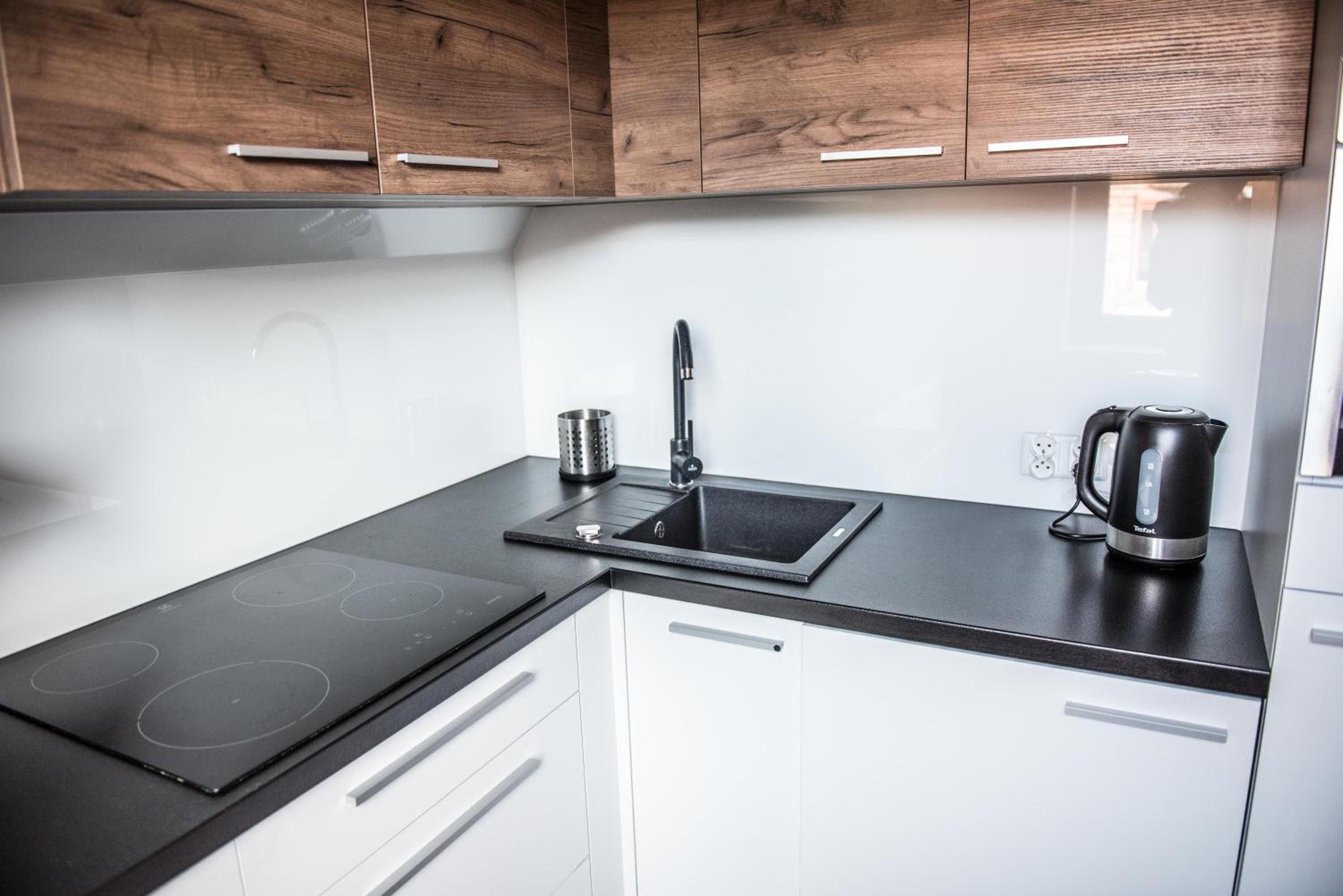 Apartment with Mountain View - Photo 2