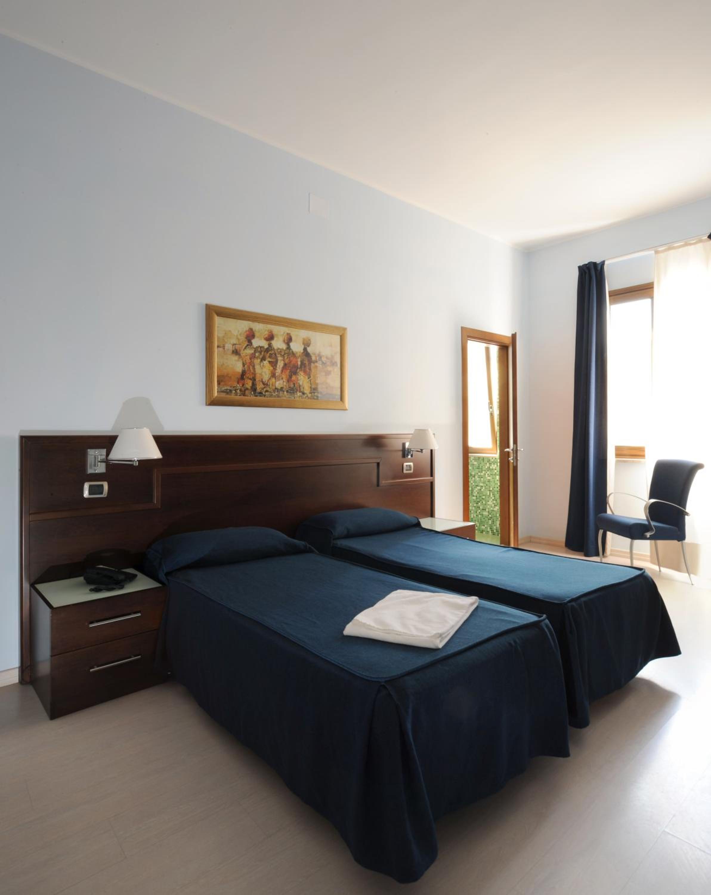 Superior Double or Twin Room - Photo 4