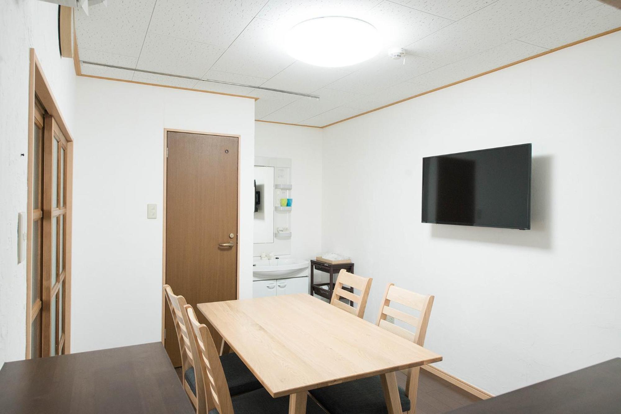 One-Bedroom House - Photo 13