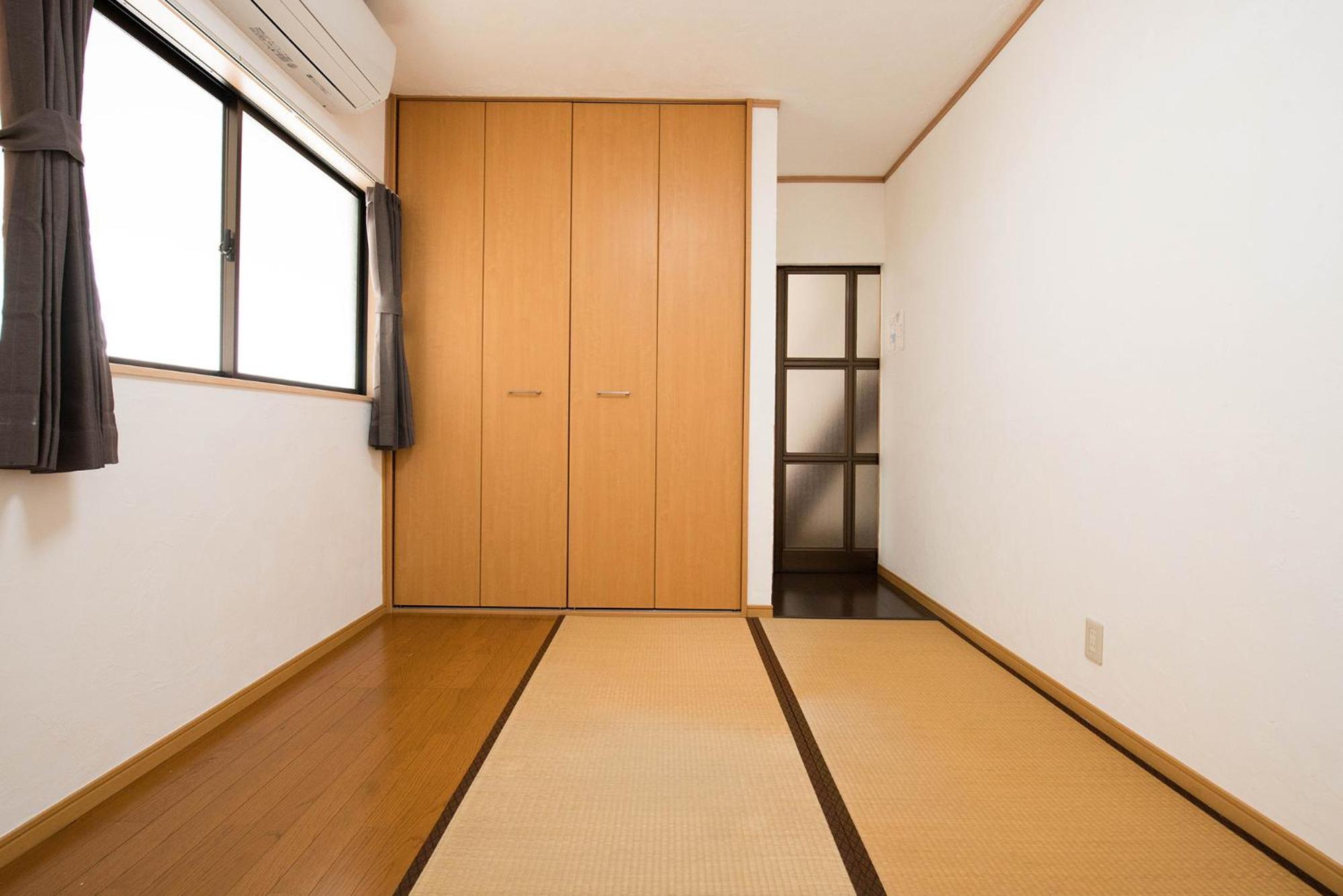 One-Bedroom House - Photo 12