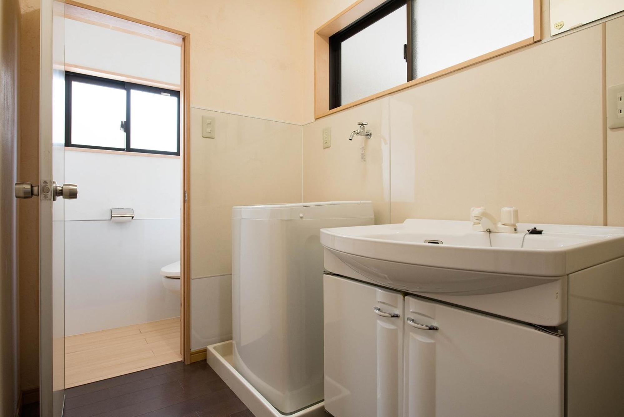 One-Bedroom House - Photo 9