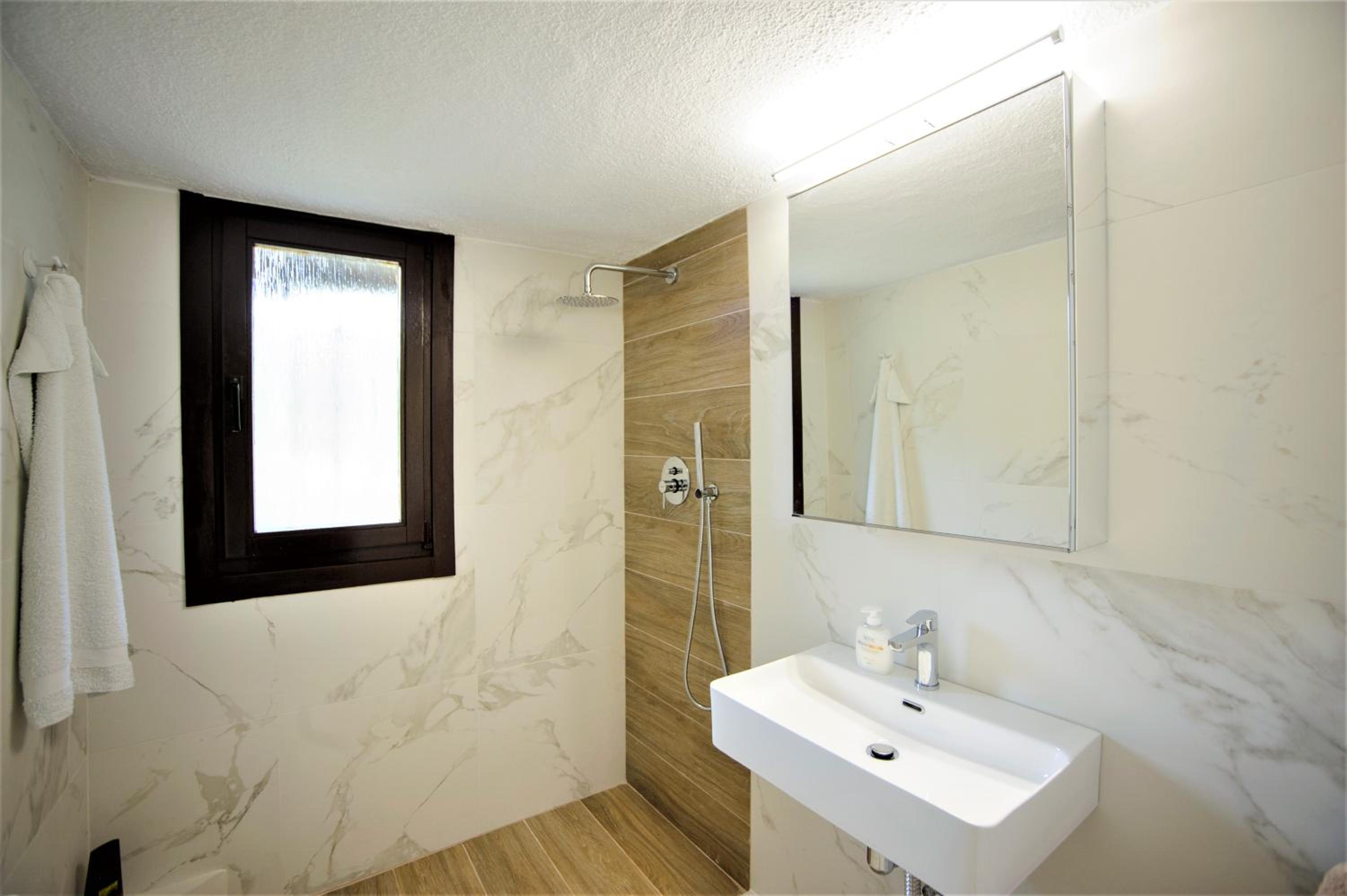 Three-Bedroom Villa photo 2