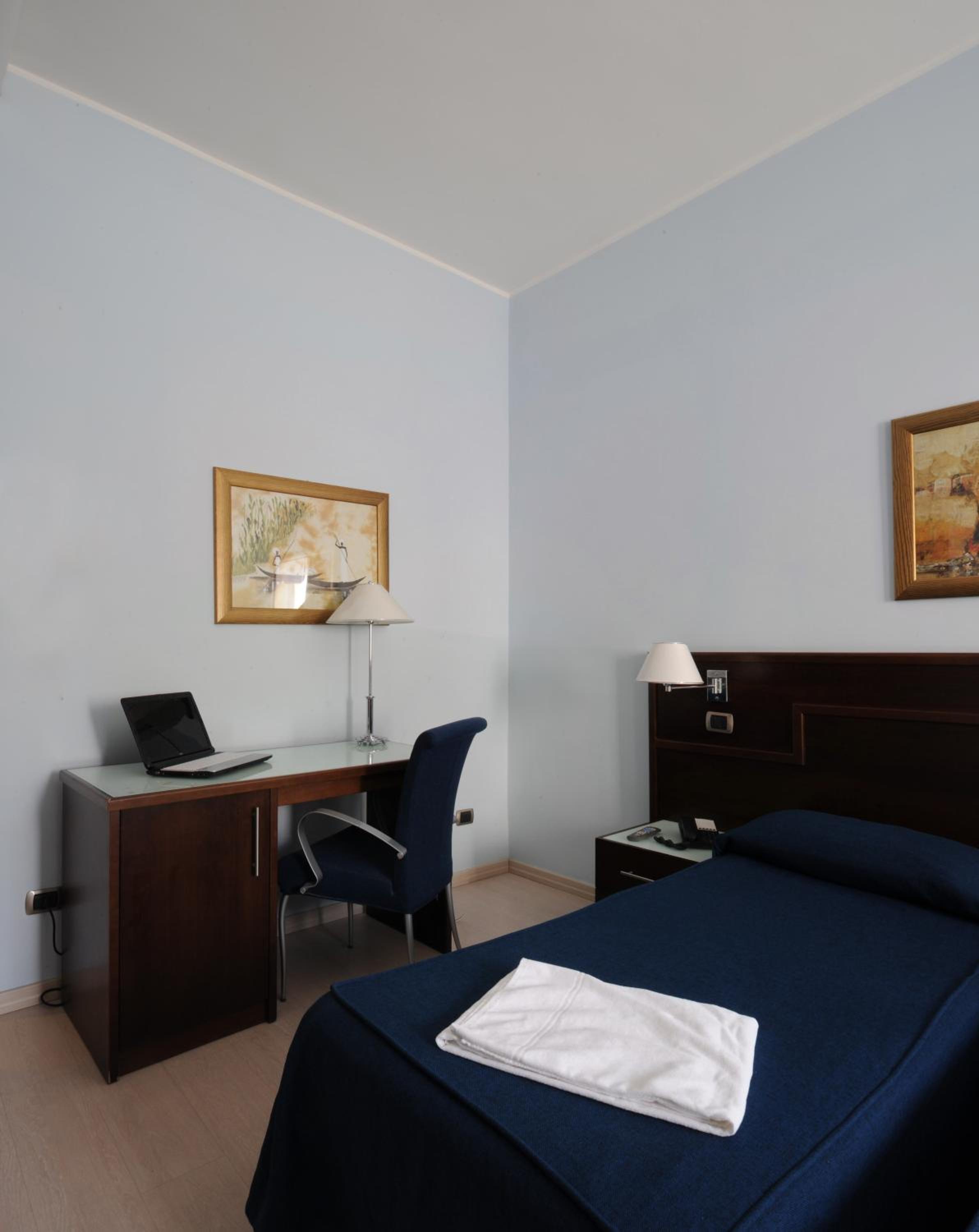 Single Room - Photo 4