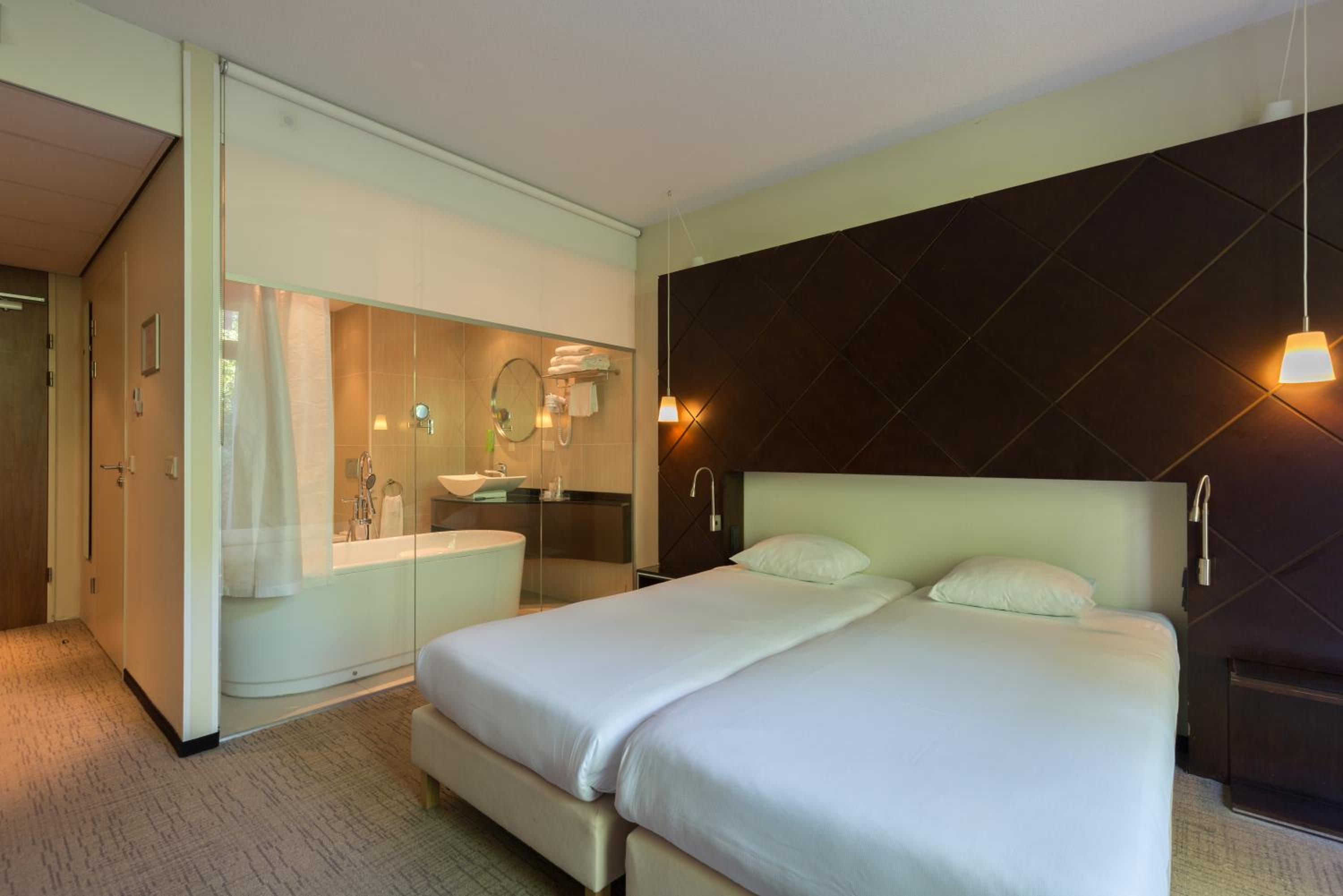 Comfort Double Room with Bath - Photo 1