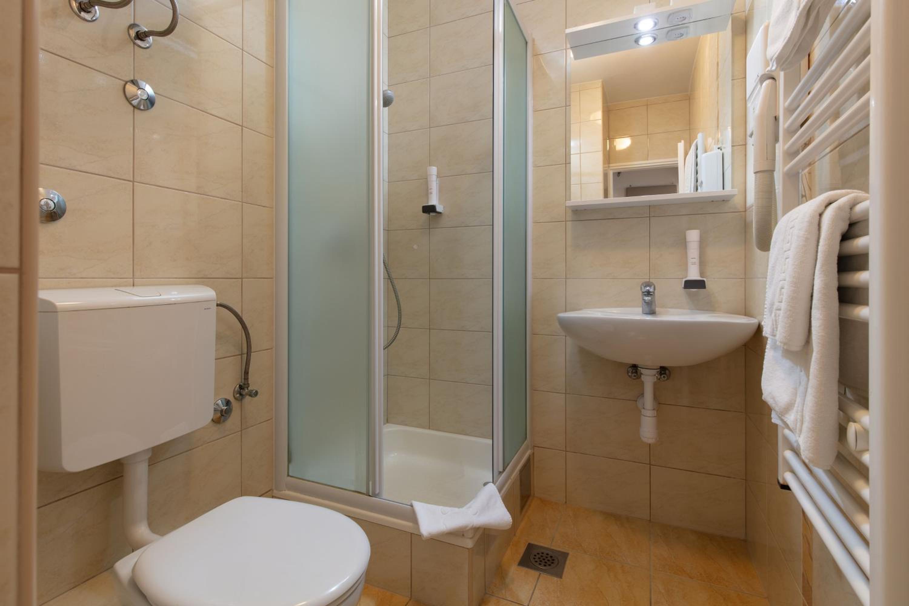 Triple Room with Sea View - Photo 6