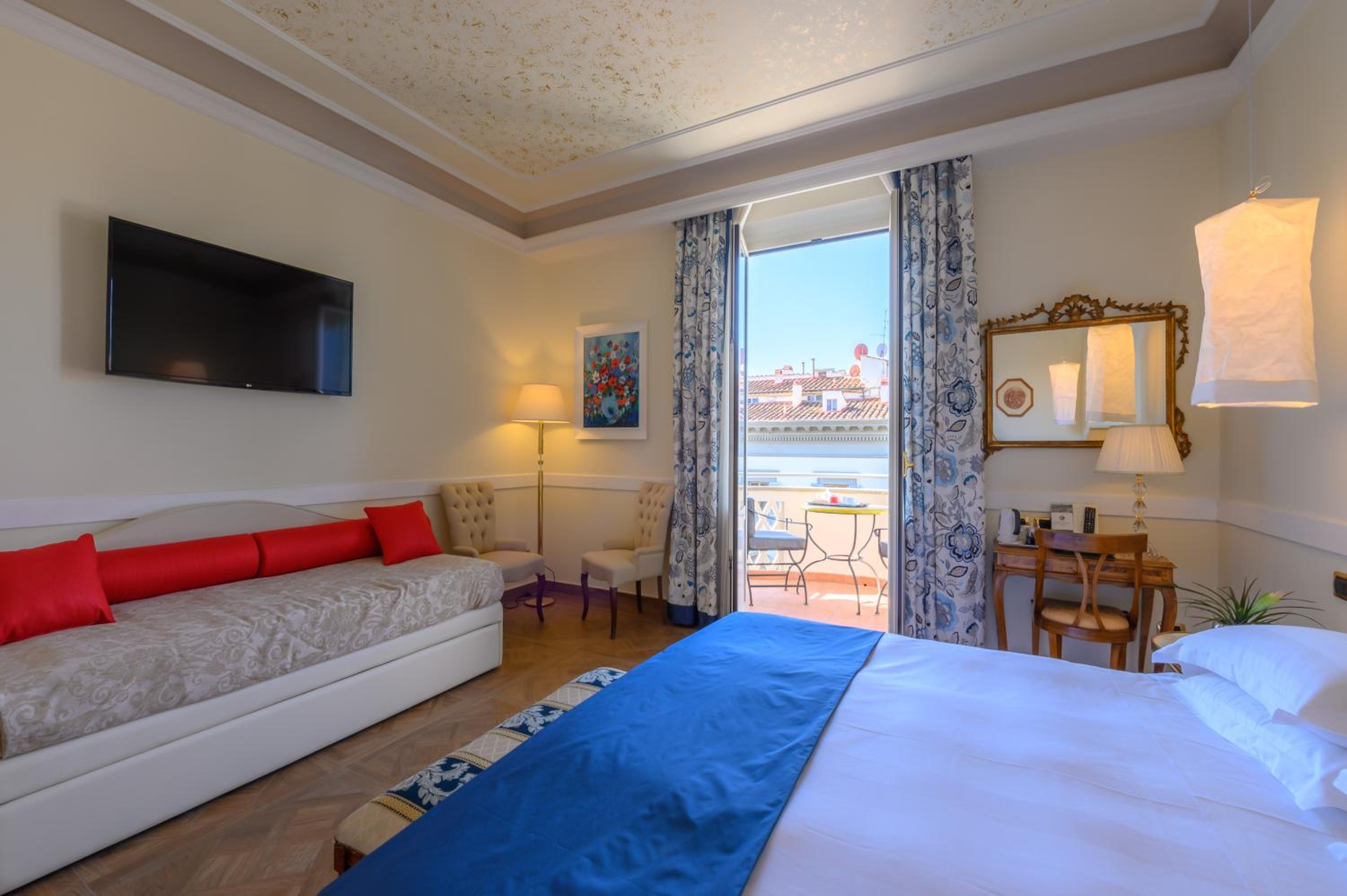 Deluxe Double or Twin Room with Balcony - Photo 1