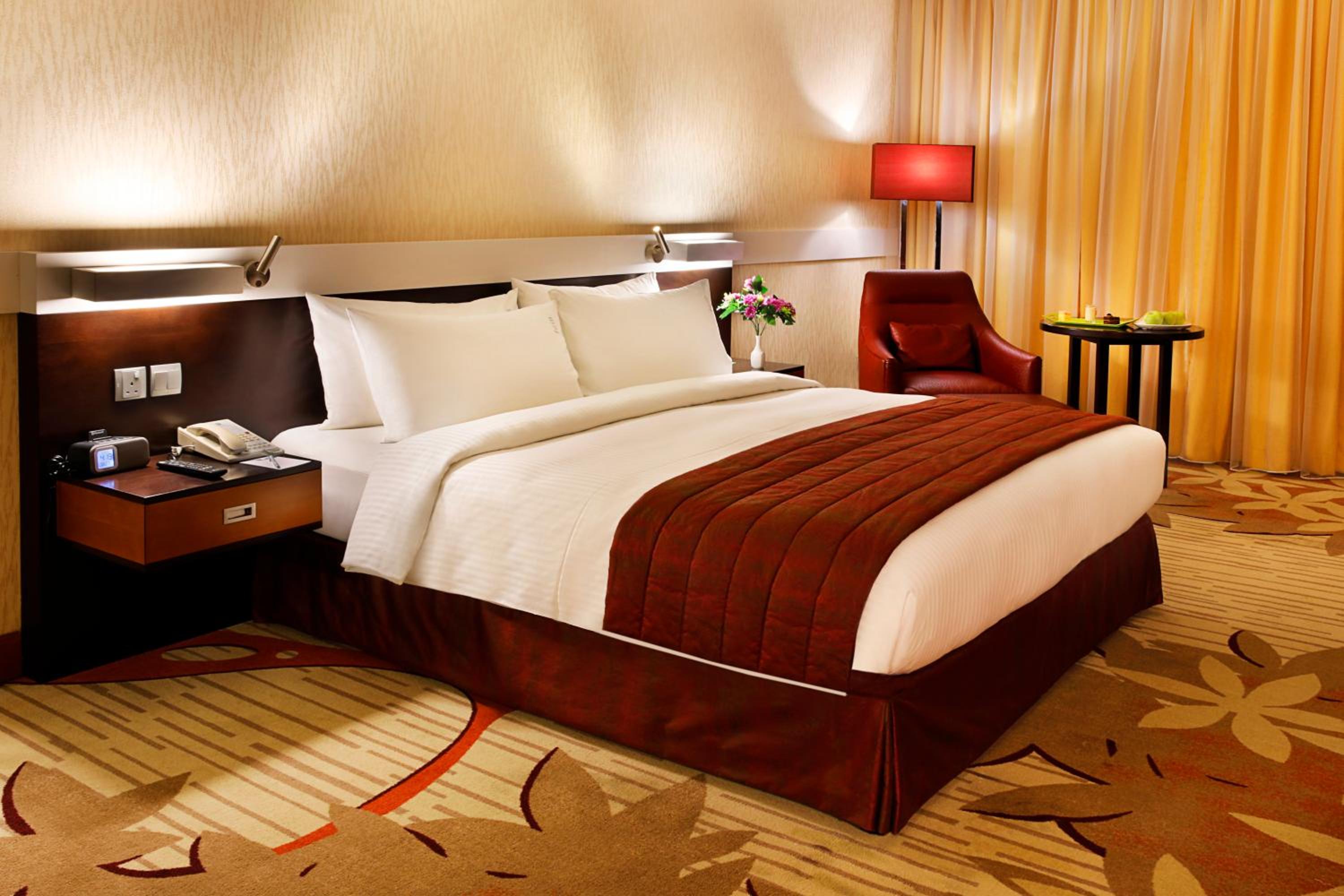 Executive Suite Room with 20% off F&B (2 Adults & 1 Child) photo 2