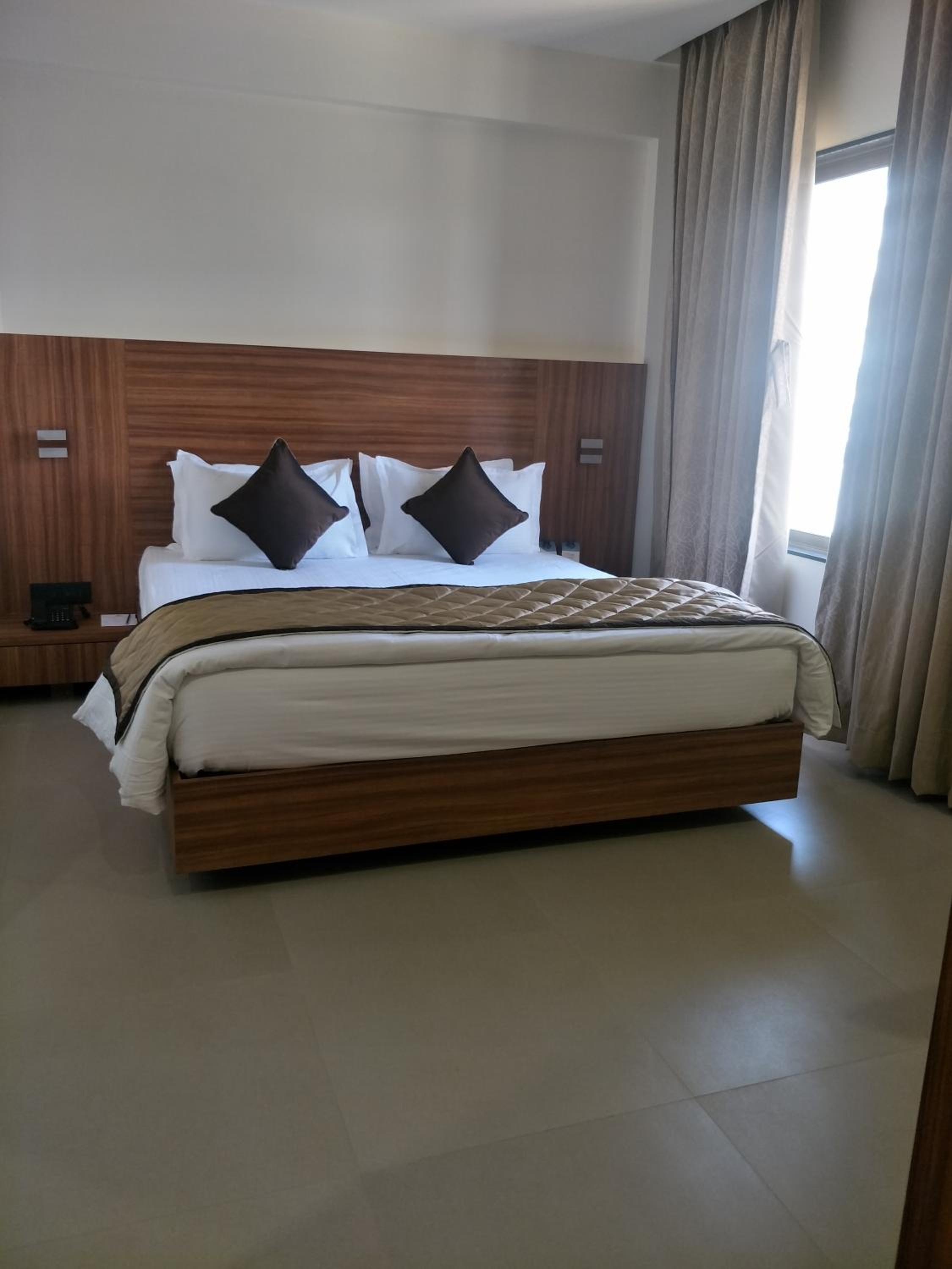 Deluxe Double or Twin Room - Photo 2