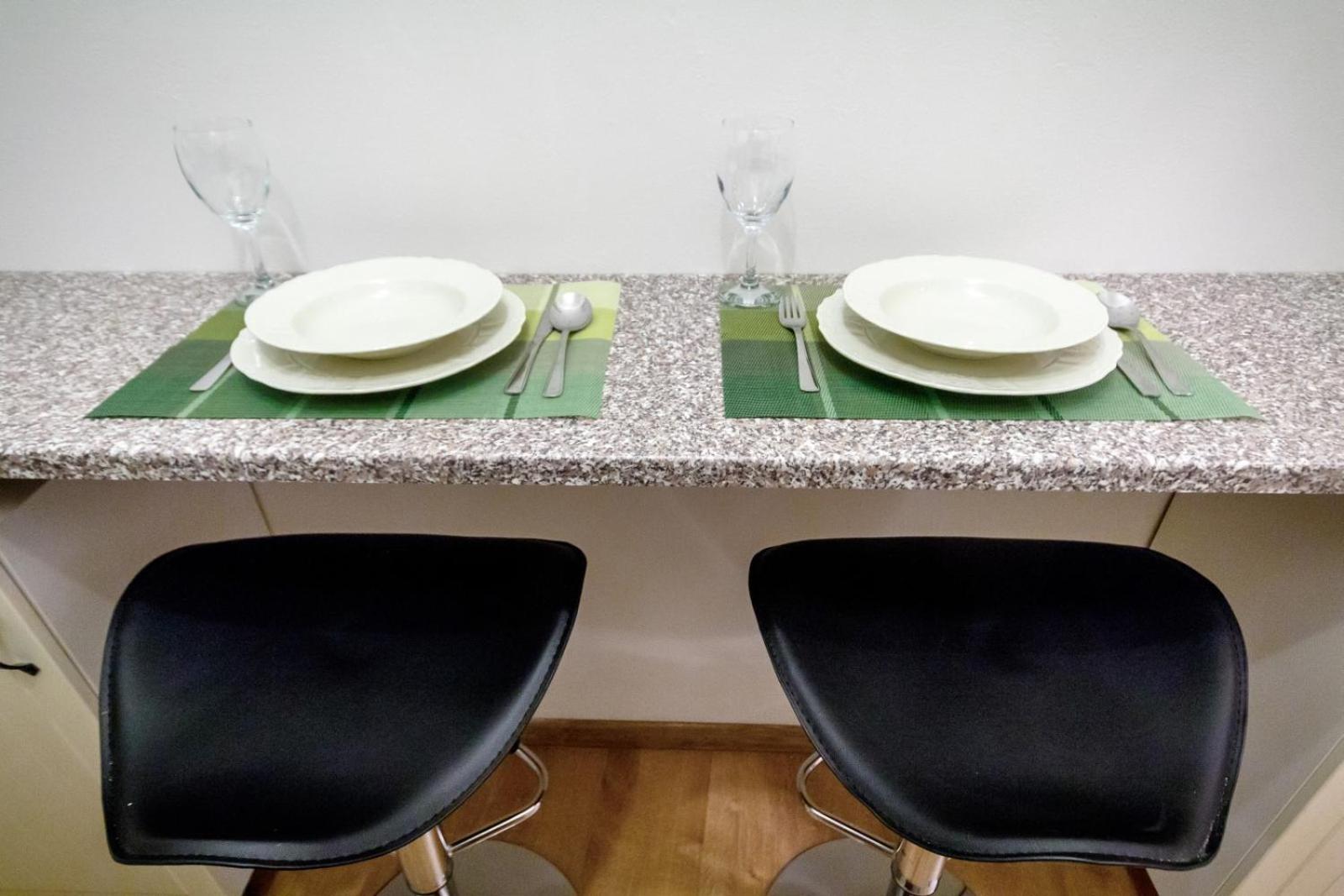 One-Bedroom Apartment - Photo 6