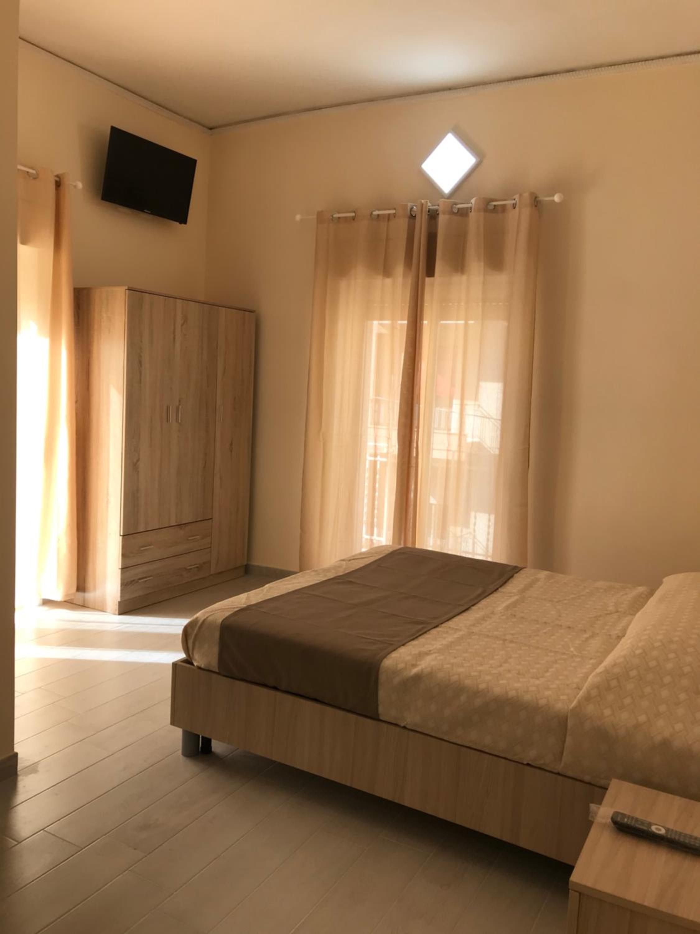 Deluxe Room - Photo 5