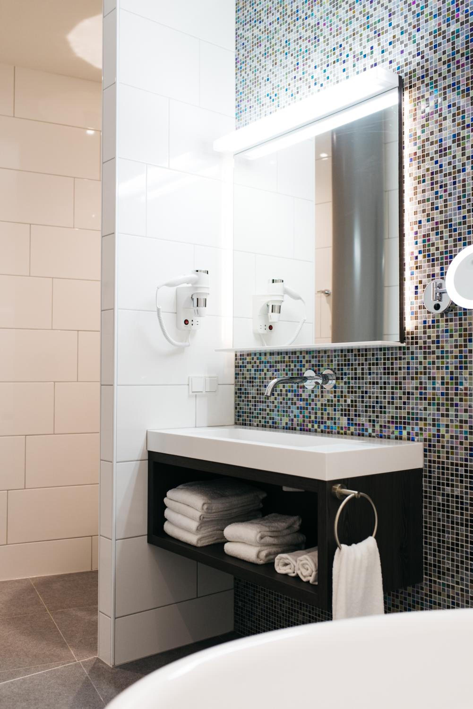 Suite - Photo 2