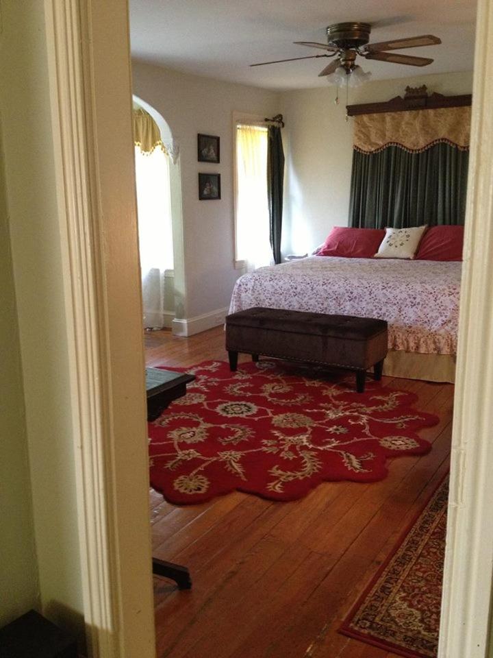 Superior King Suite photo 1